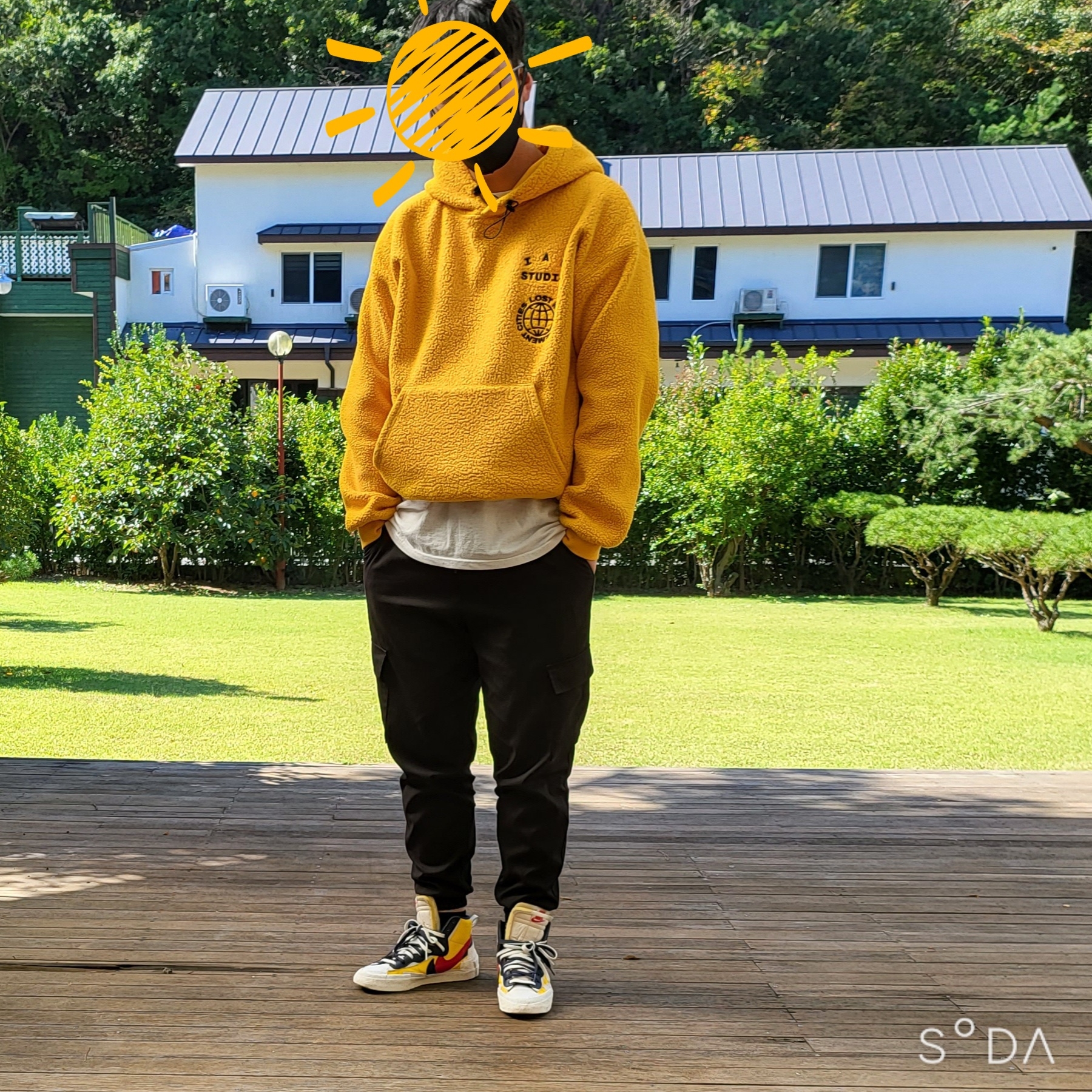 IAB Studio x LMC Boa Fleece Hoodie Yellow, Nike x Sacai Blazer Mid Snow Beach 착용 스타일