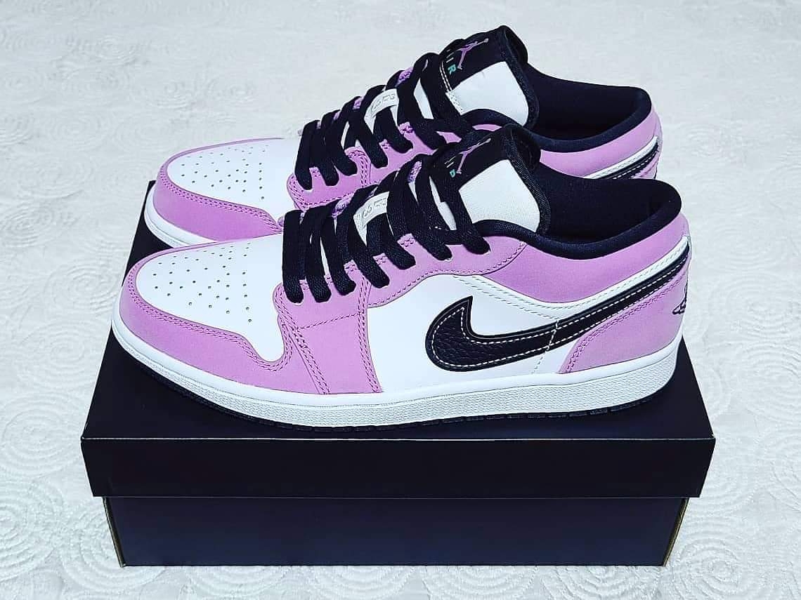Jordan 1 Low SE Violet Shock 착용 스타일 - 2