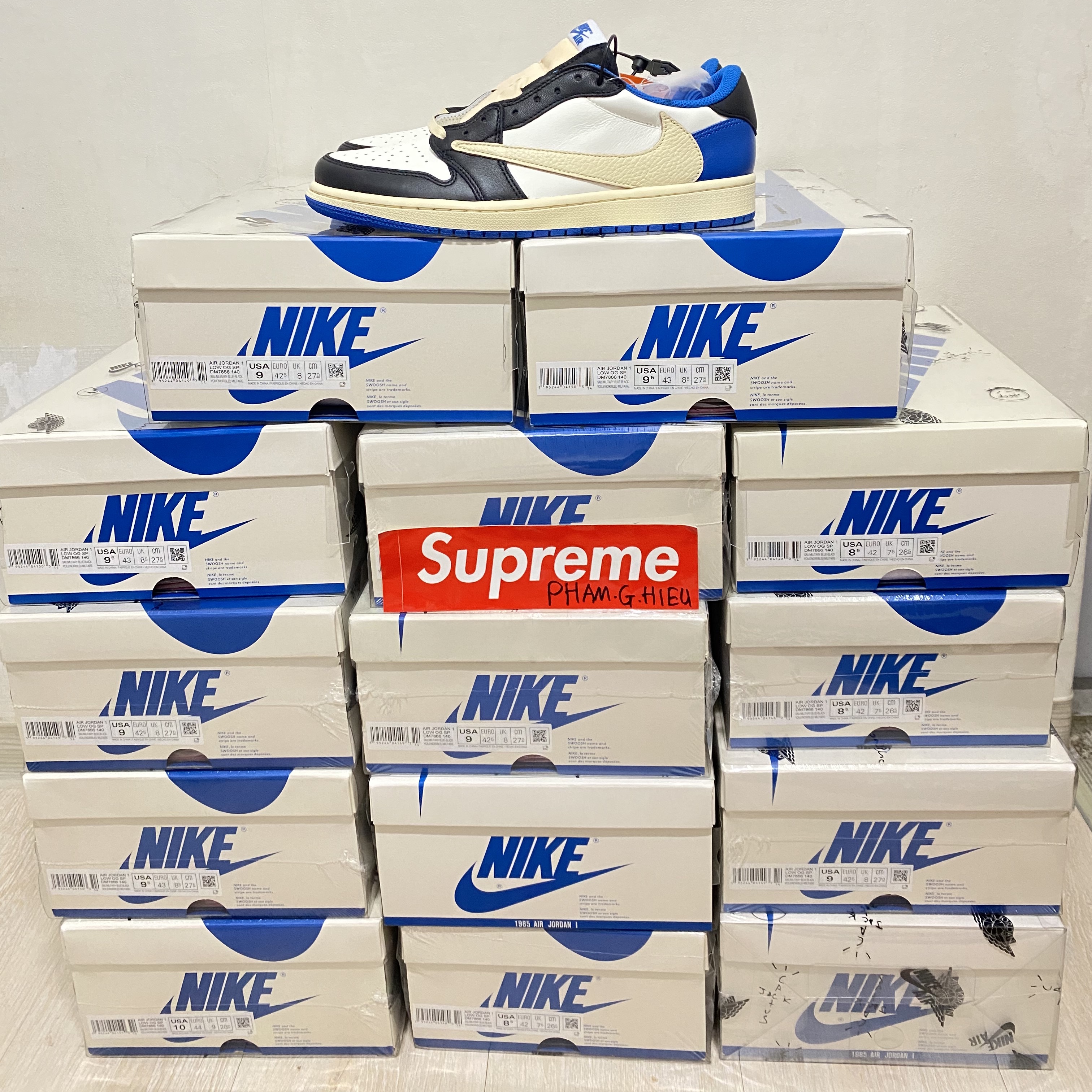 Jordan 1 x Travis Scott x Fragment Retro Low OG SP Military Blue 착용 스타일