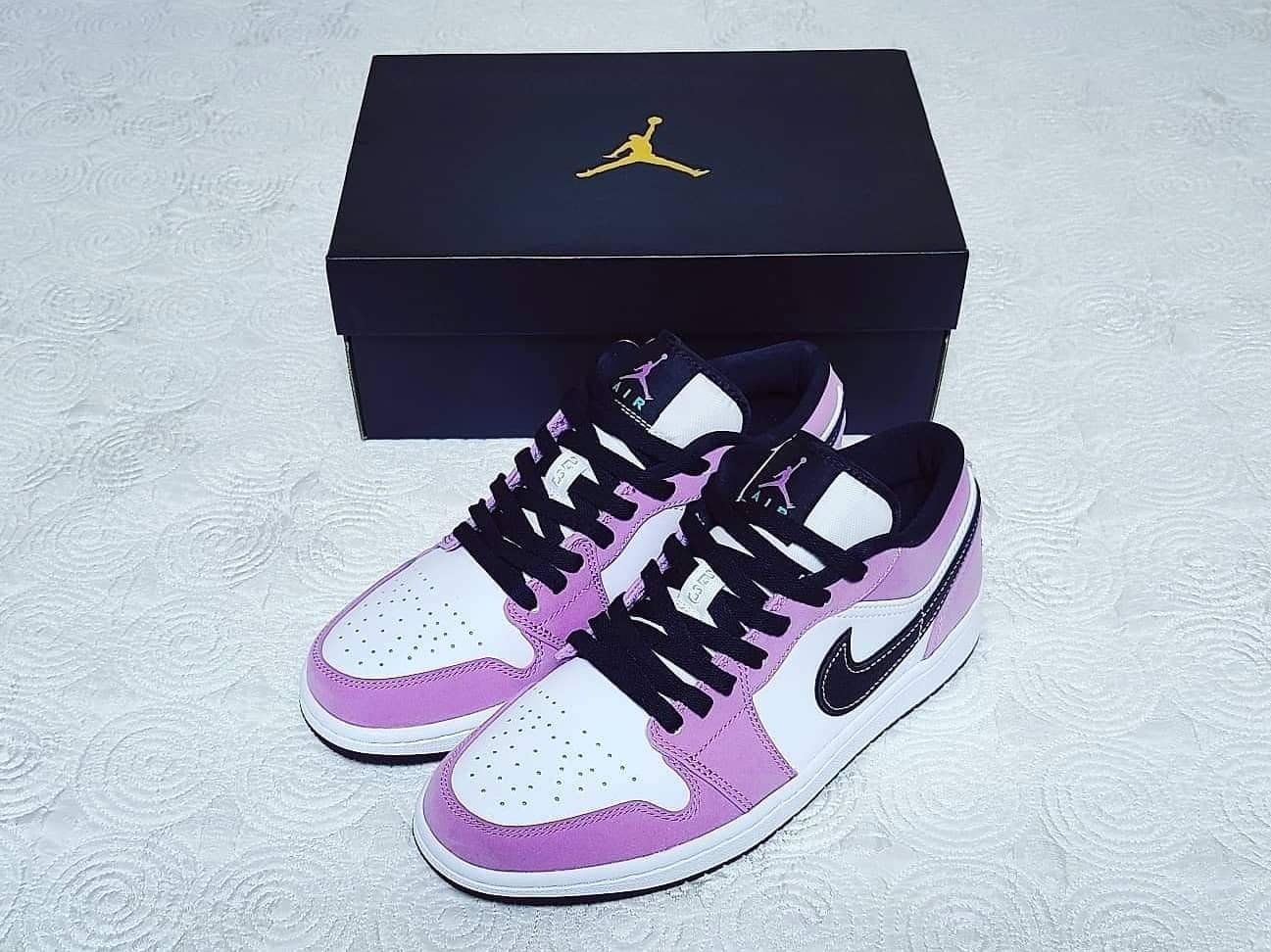 Jordan 1 Low SE Violet Shock 착용 스타일 - 1