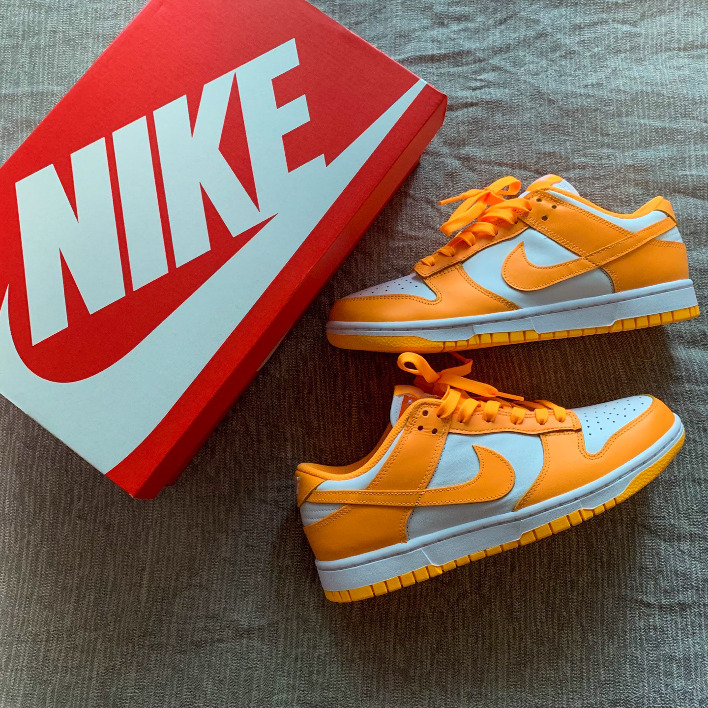 (W) Nike Dunk Low Laser Orange 착용 스타일 - 2