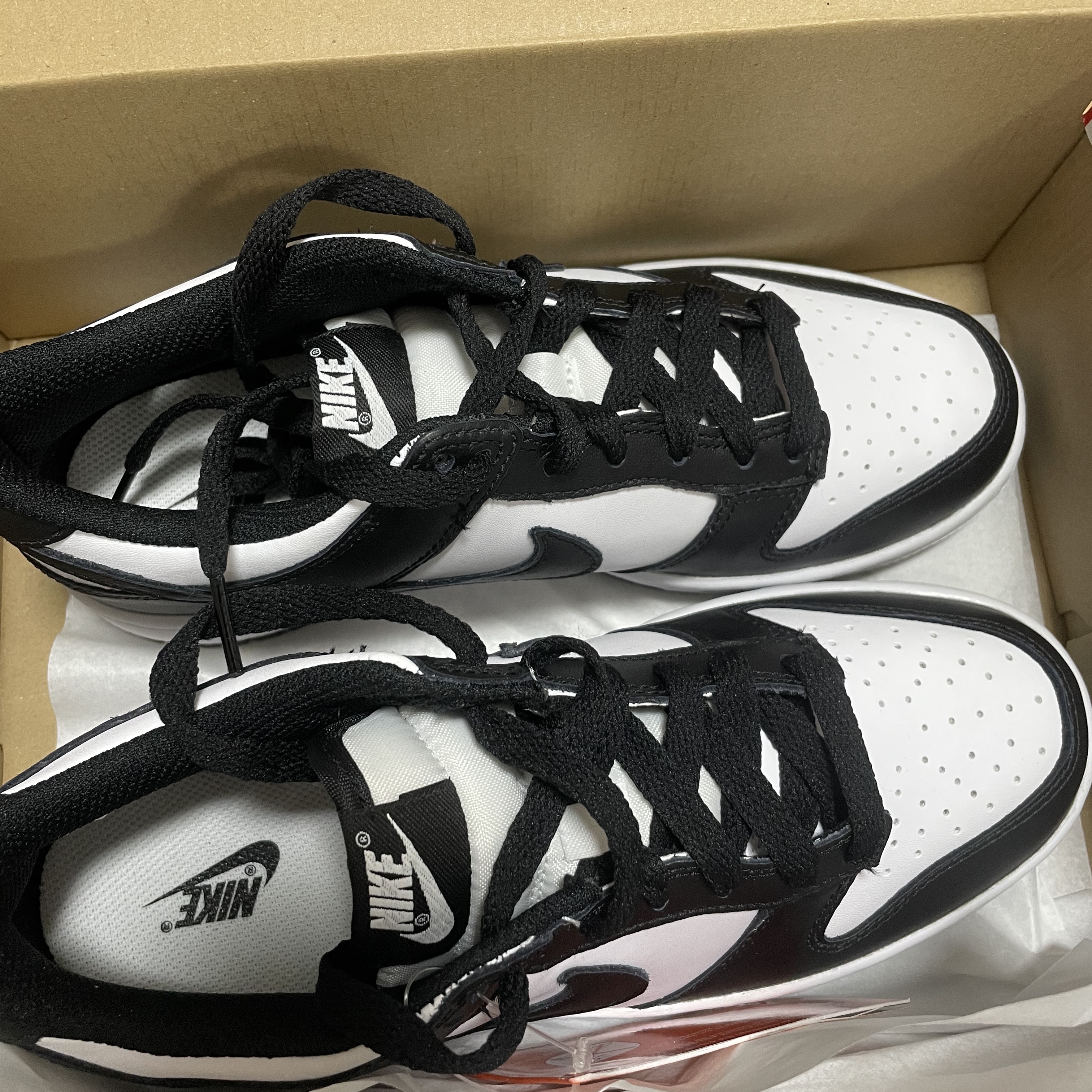 (GS) Nike Dunk Low Black 착용 스타일