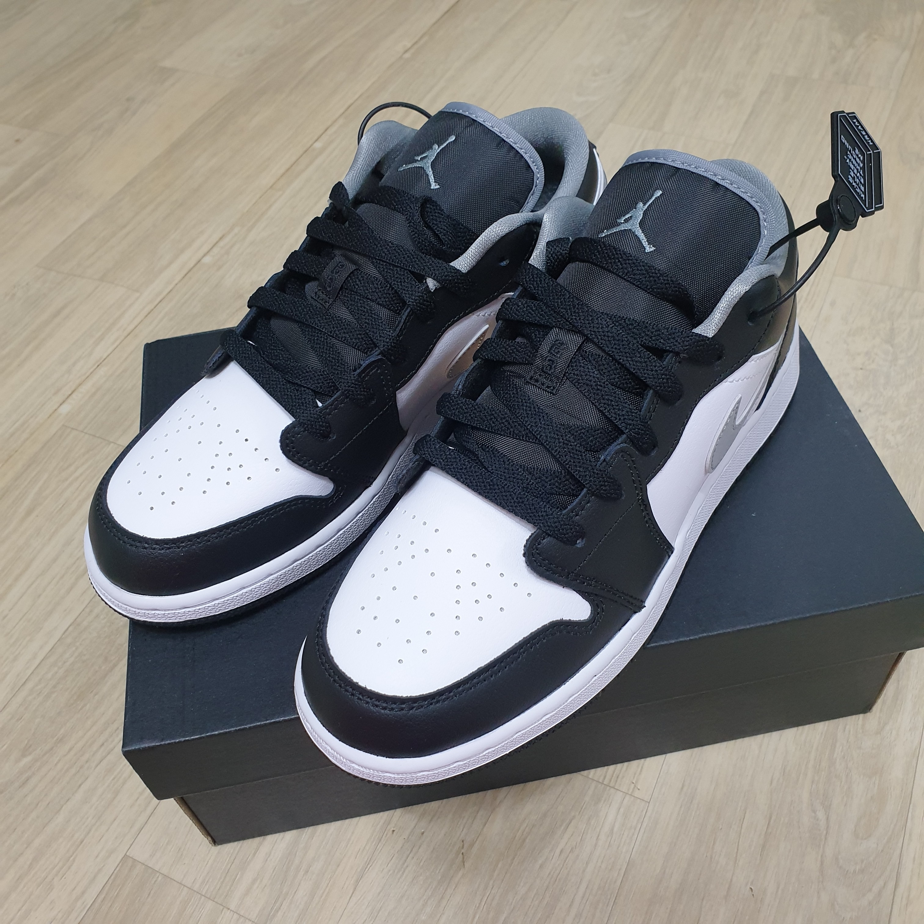 Jordan 1 Low Black Particle Grey 착용 스타일