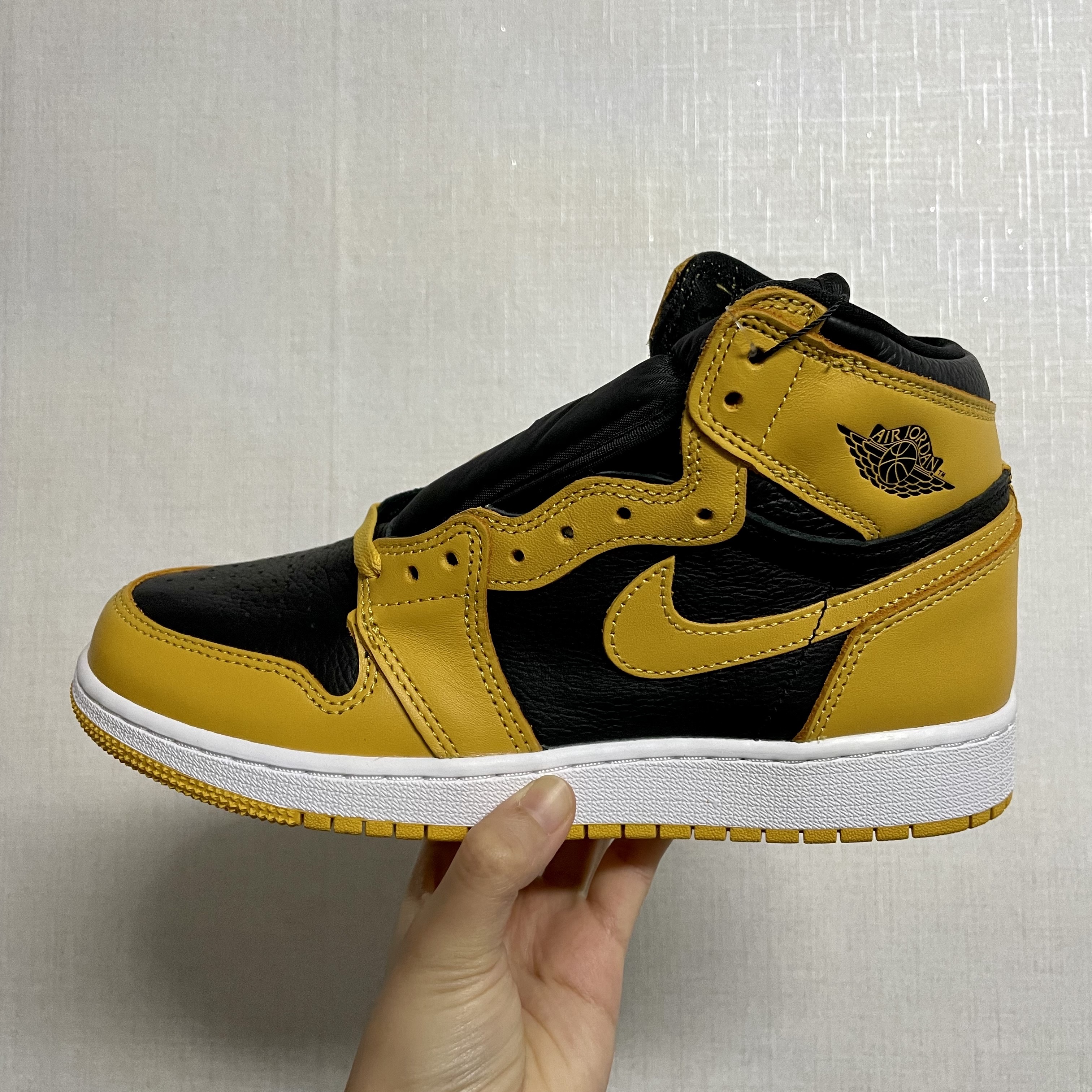 (GS) Jordan 1 Retro High OG Pollen 착용 스타일
