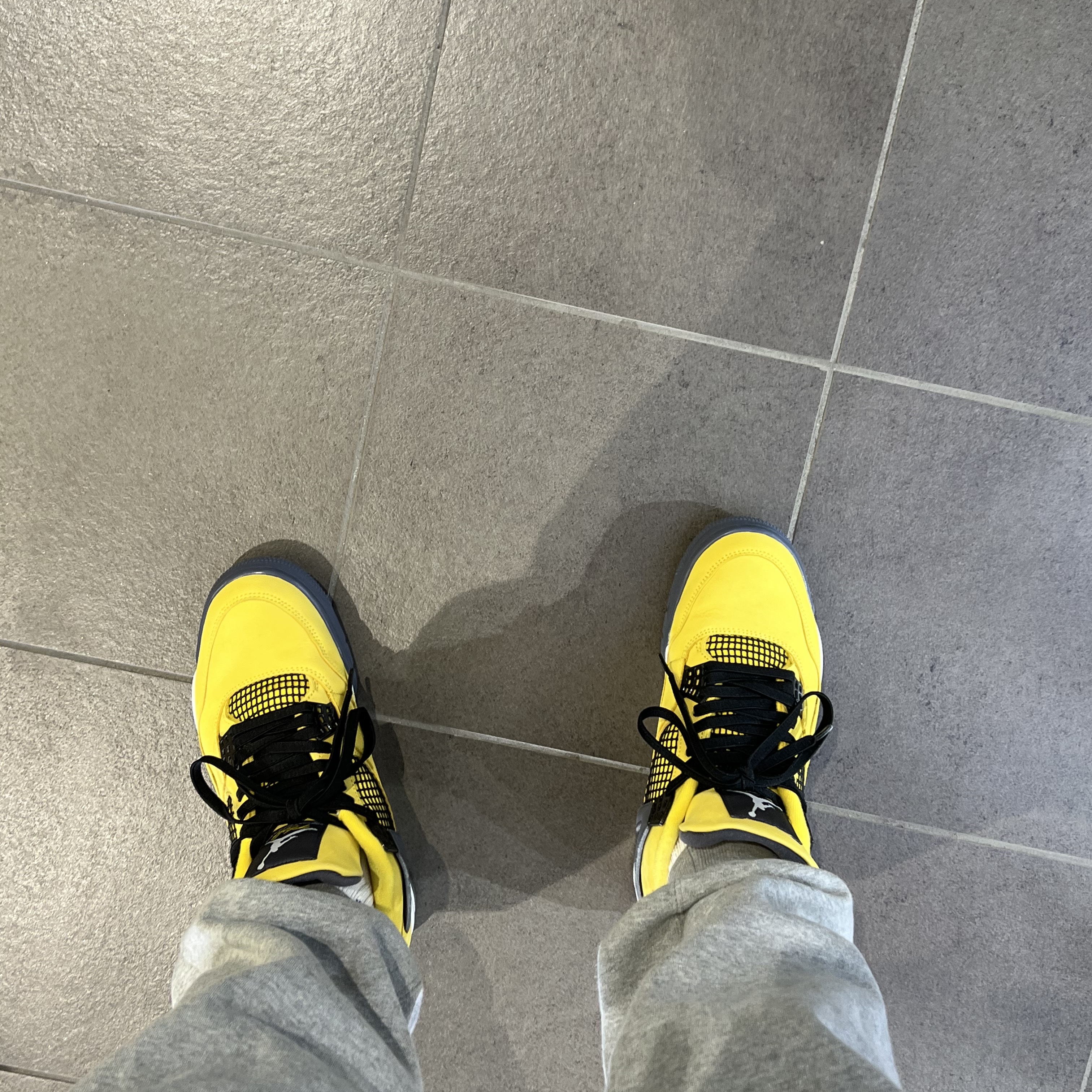 Jordan 4 Retro Tour Yellow, IAB Studio Sweatpants Gray - 21SS 착용 스타일 - 2