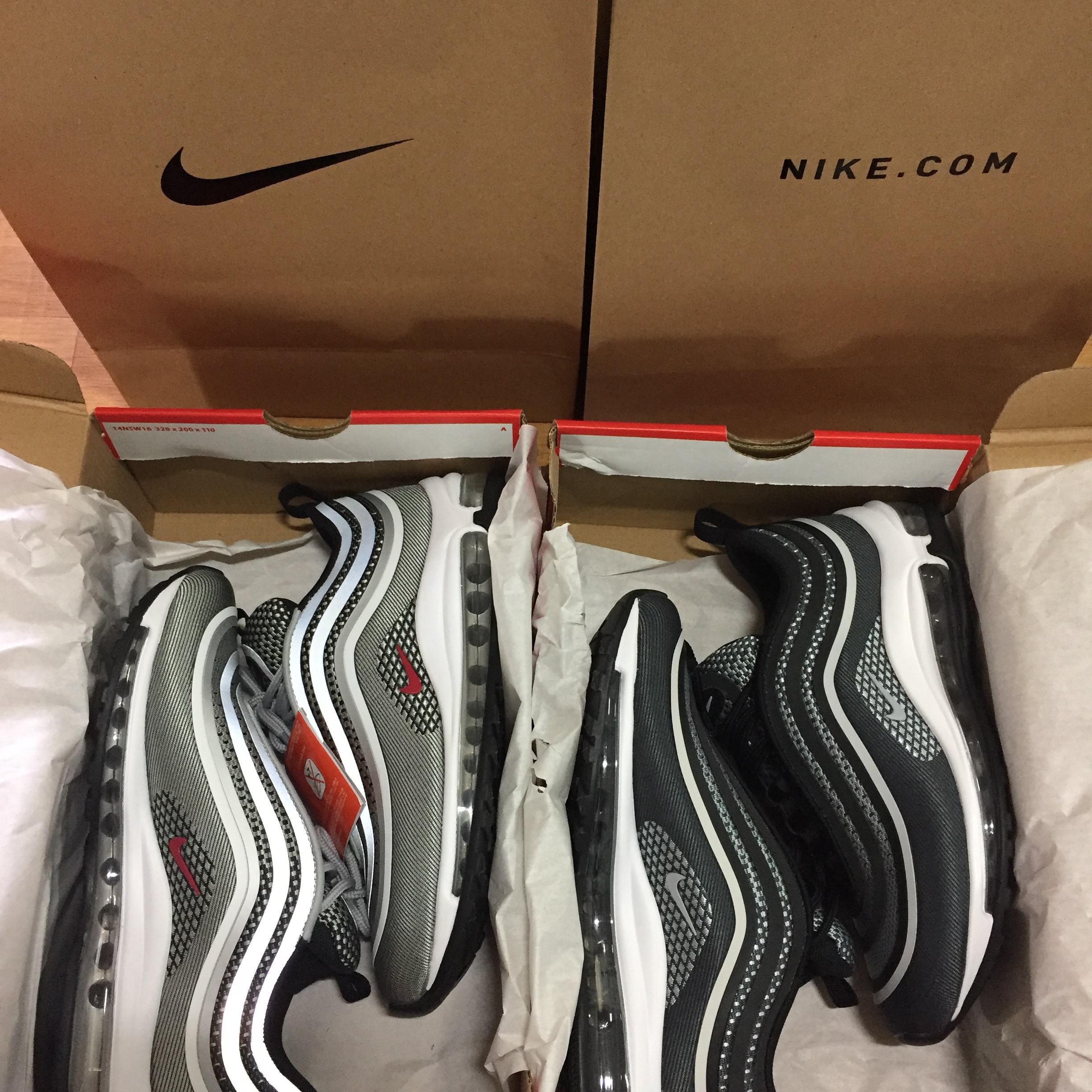 Nike Air Max 97 Ultra 17 Silver Bullet, (W) Nike Air Max 97 Ultra 17 Anthracite 착용 스타일 - 1