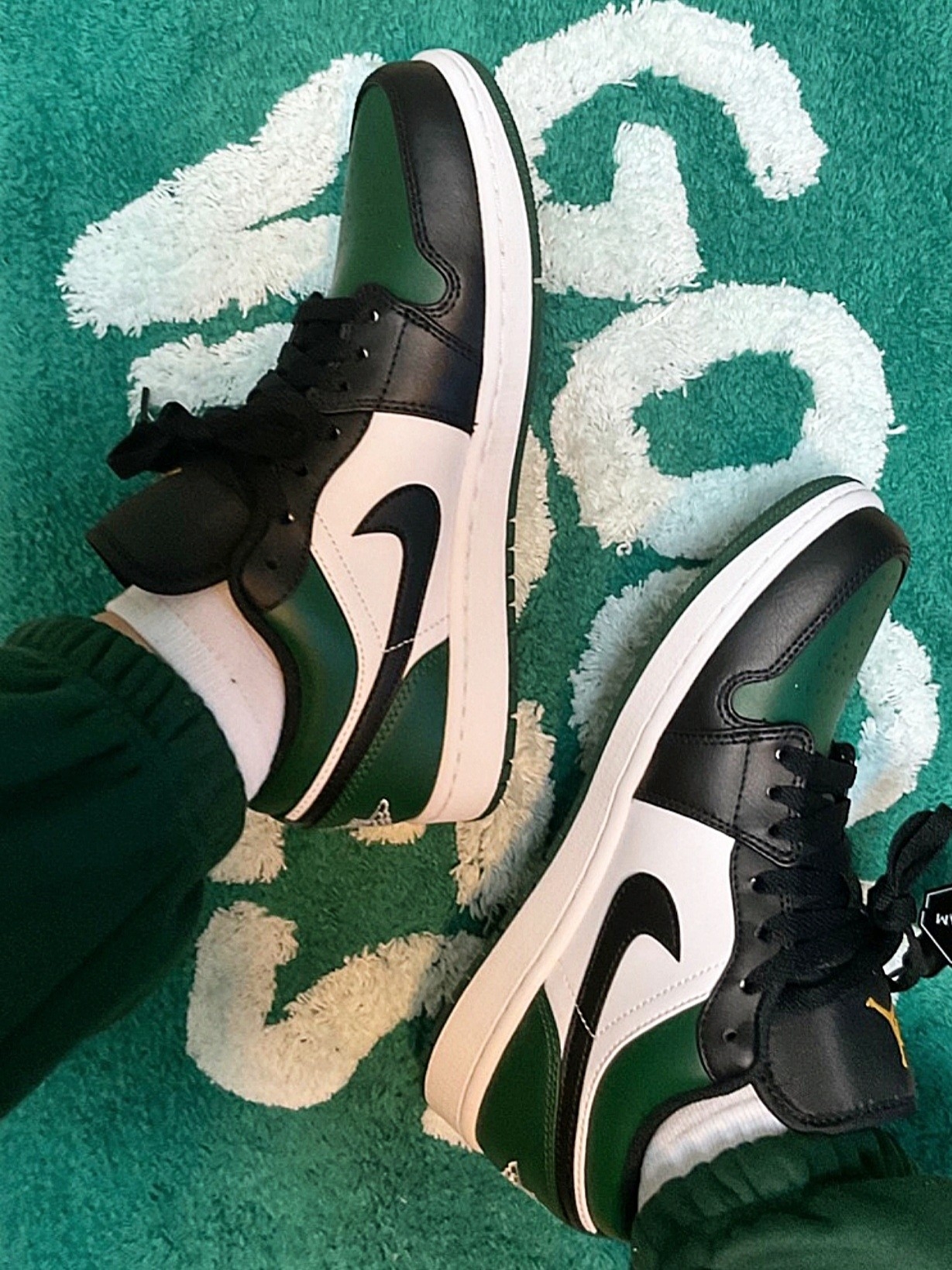 Jordan 1 Low Green Toe 착용 스타일