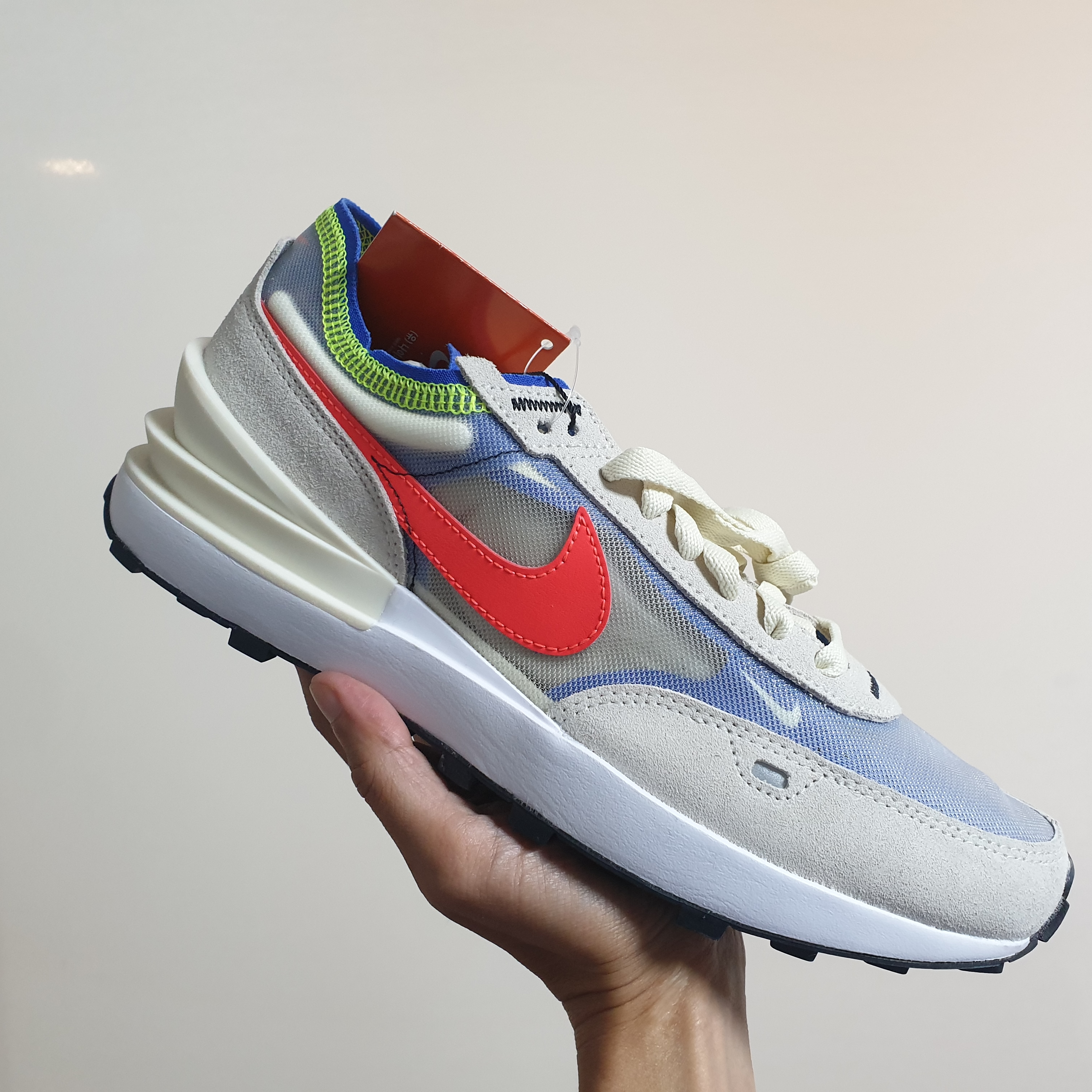 Nike Waffle One Coconut Milk Hyper Crimson 착용 스타일 - 1