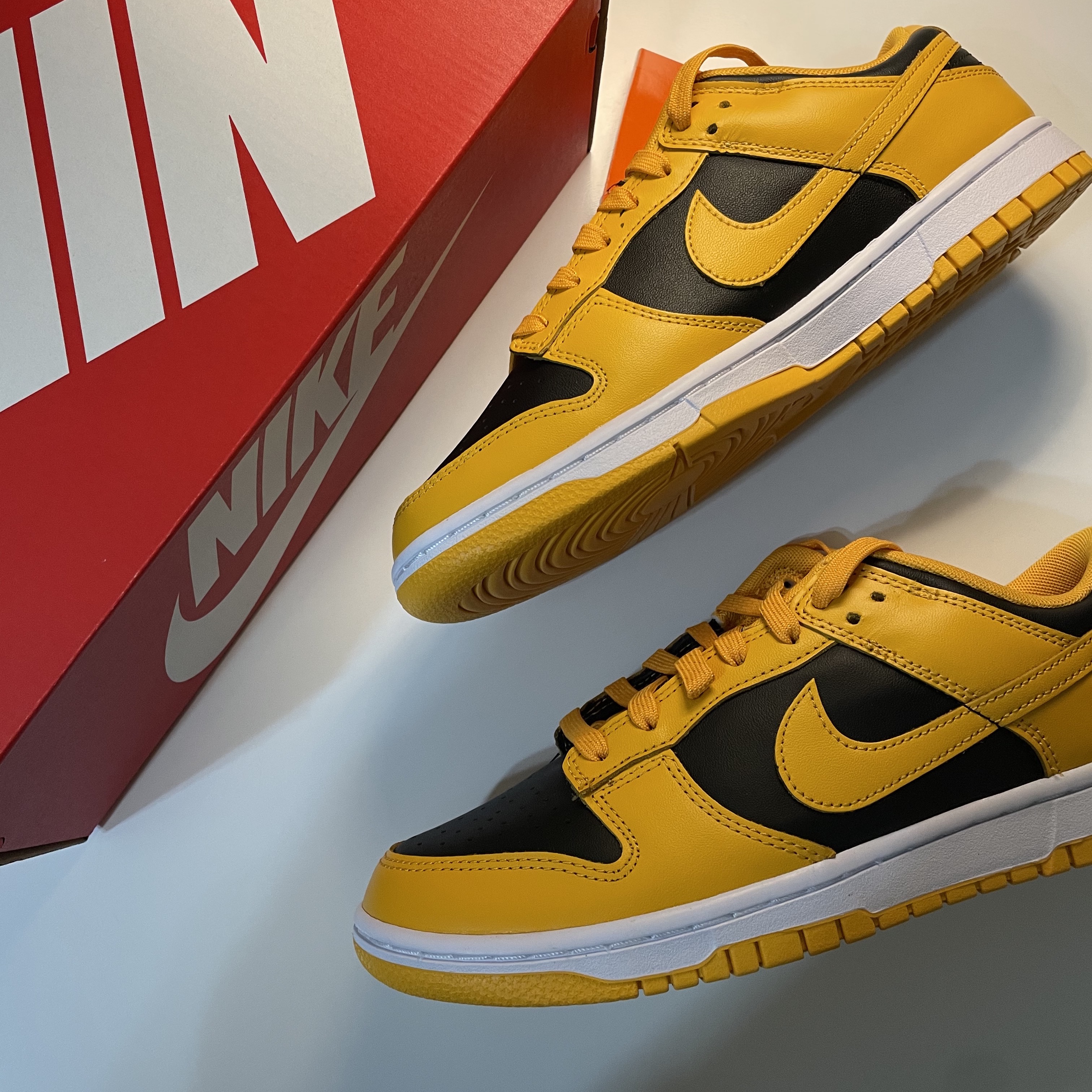 Nike Dunk Low Retro Championship Goldenrod 착용 스타일