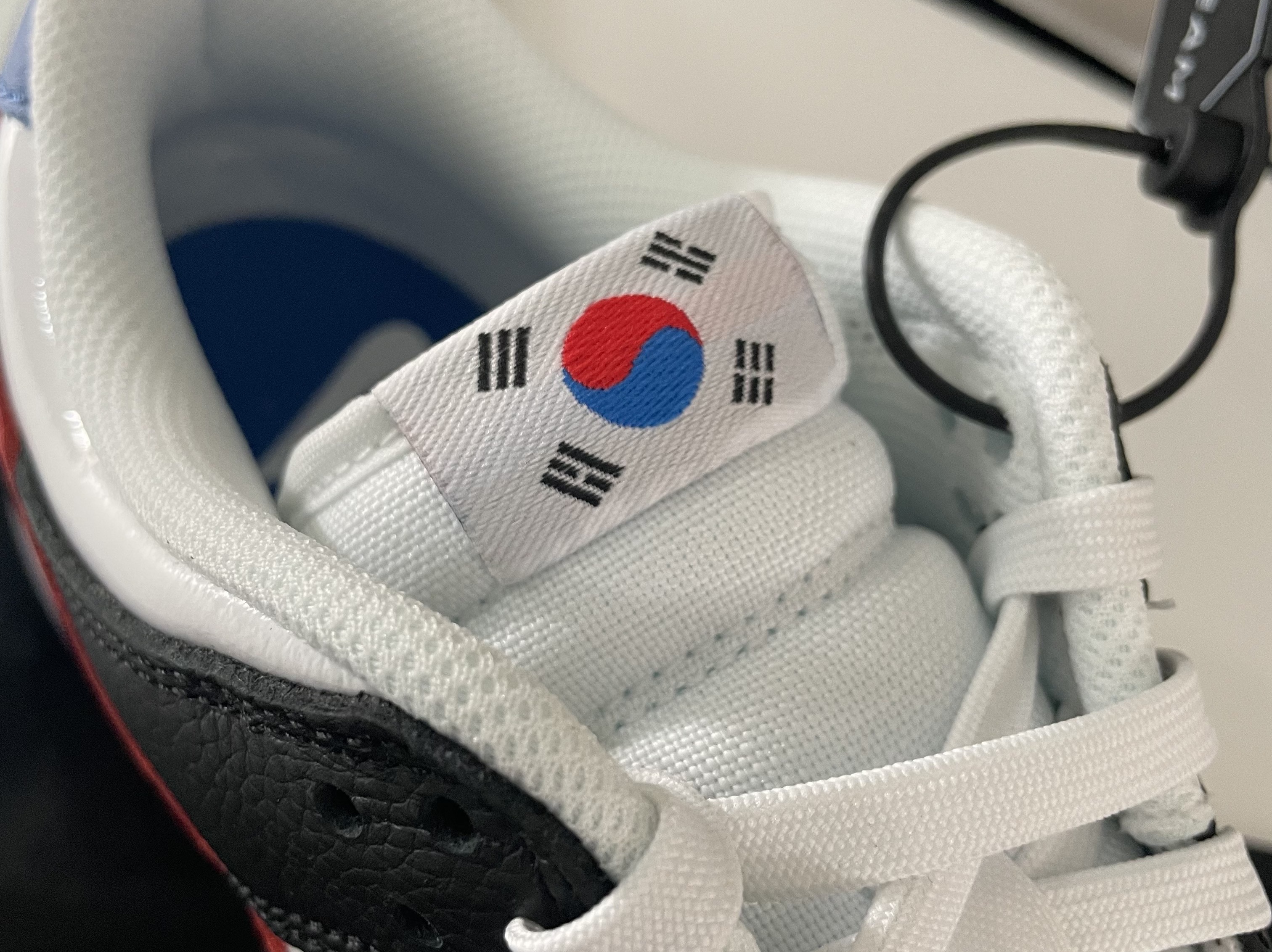 Nike Dunk Low SE Seoul (With Special Gift) 착용 스타일 - 4