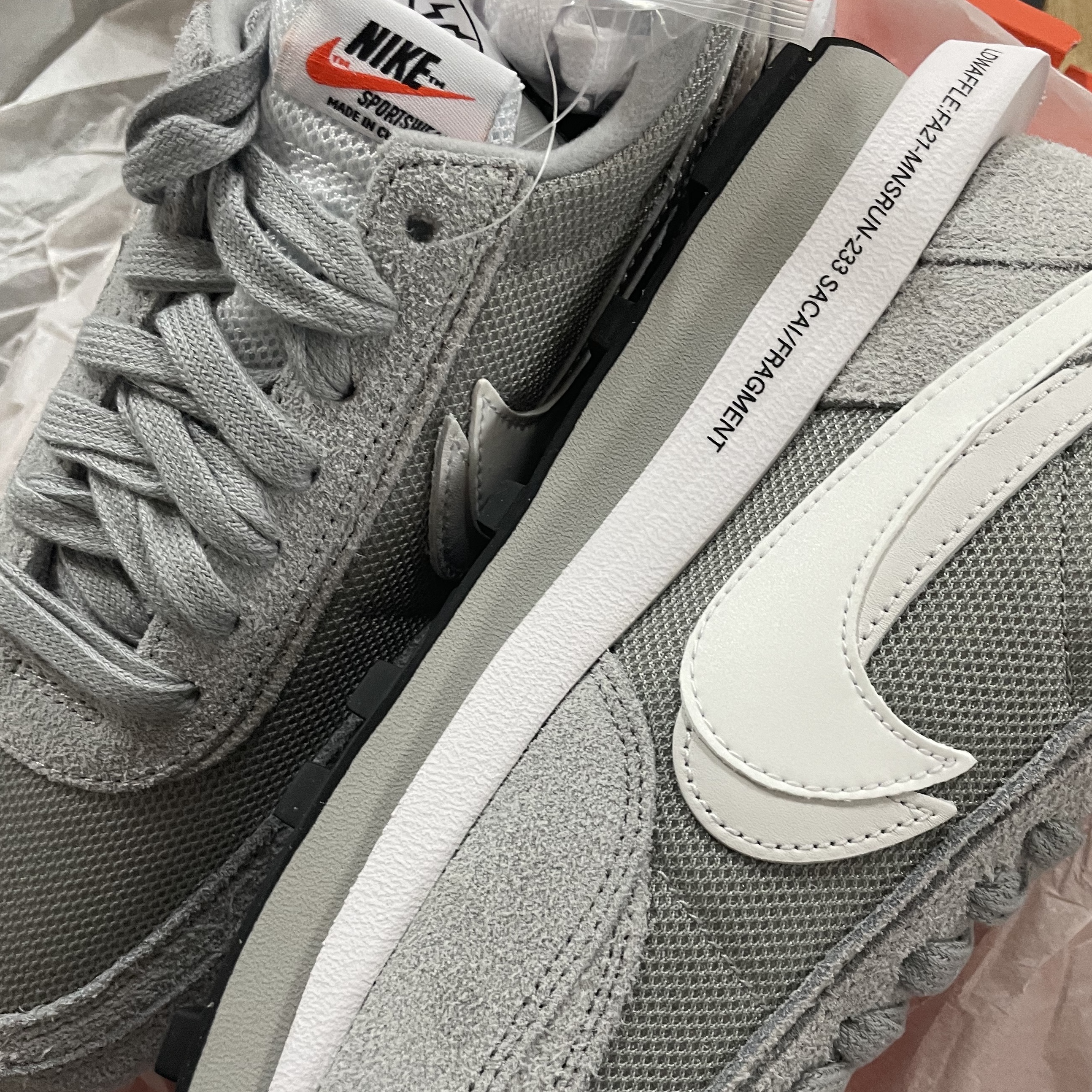 Nike x Sacai x Fragment LDWaffle Light Smoke Grey 착용 스타일 - 2