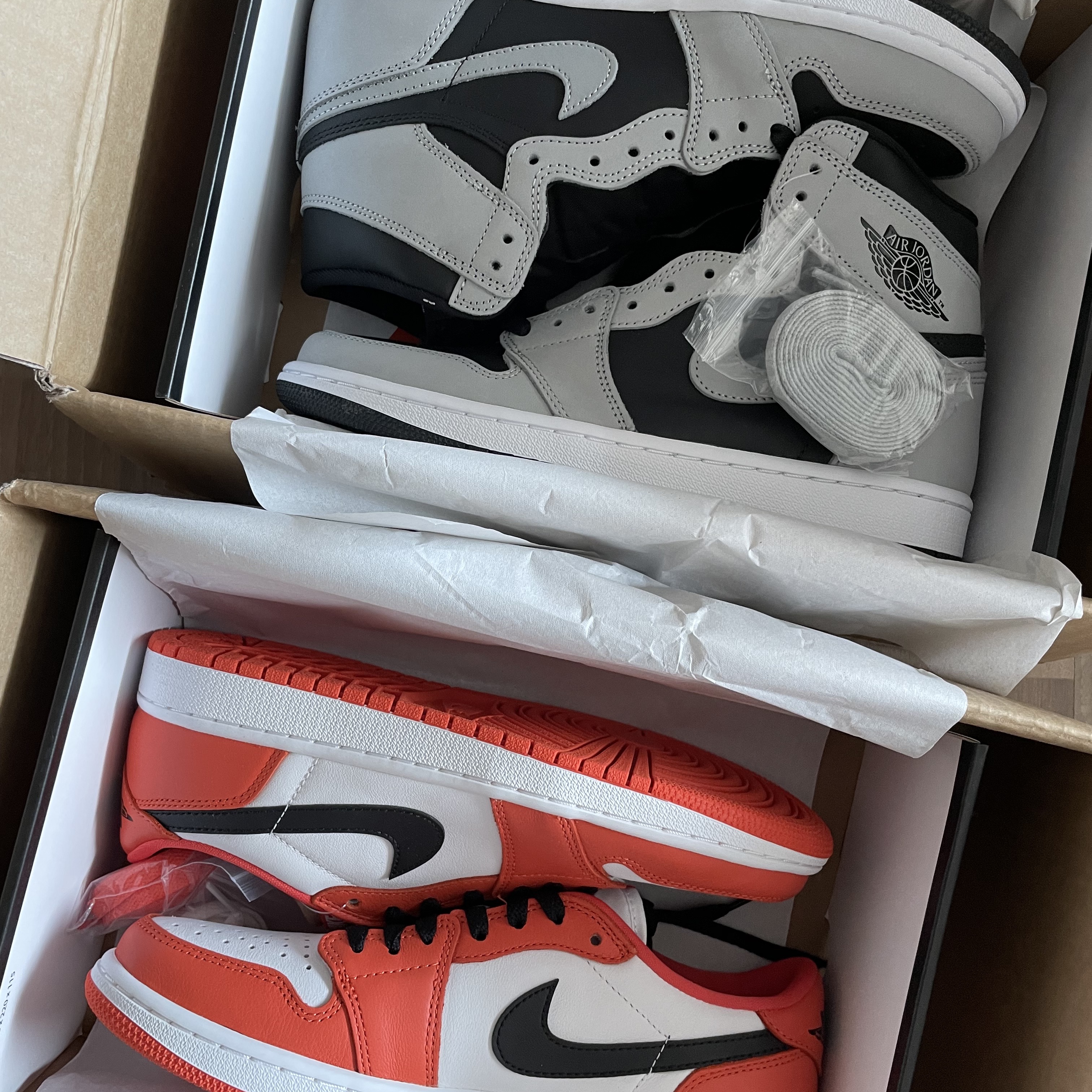 Jordan 1 Low OG Starfish, Jordan 1 Retro High OG Shadow 2.0 착용 스타일