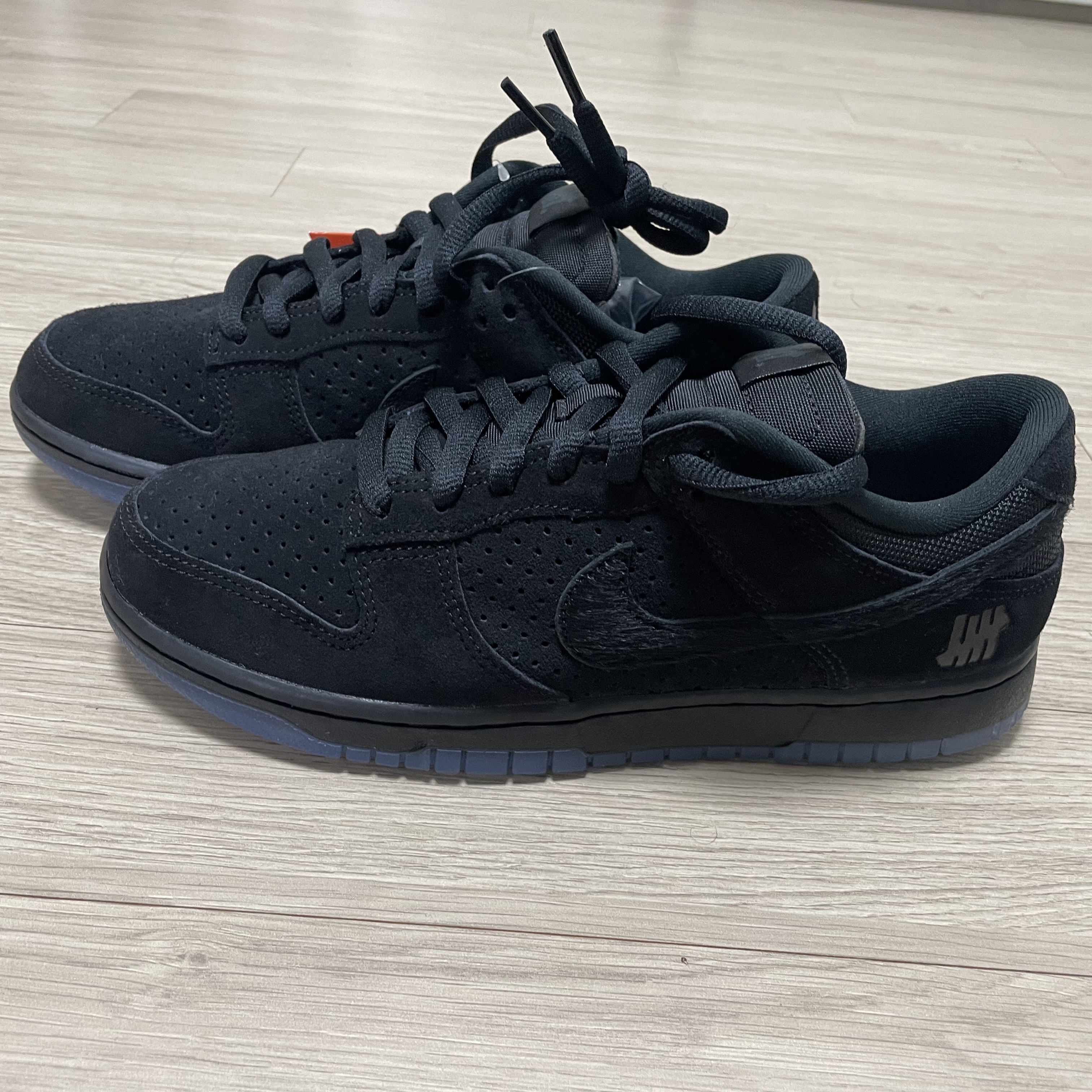 Nike x Undefeated Dunk Low SP 5 On It Black 착용 스타일 - 4