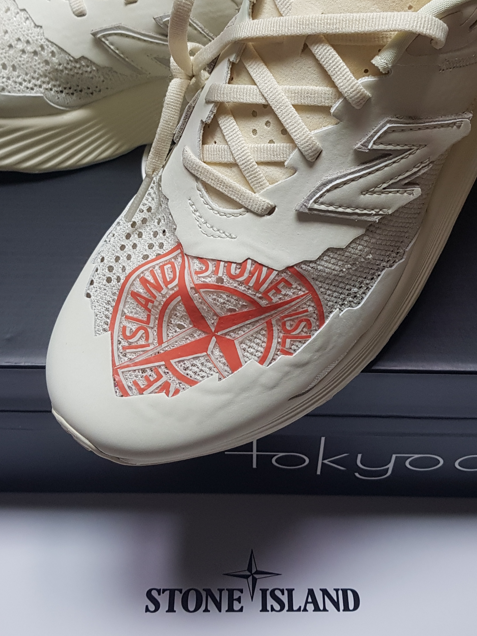 New Balance x Stone Island x Tokyo Design Studio FuelCell RC Elite v2 착용 스타일