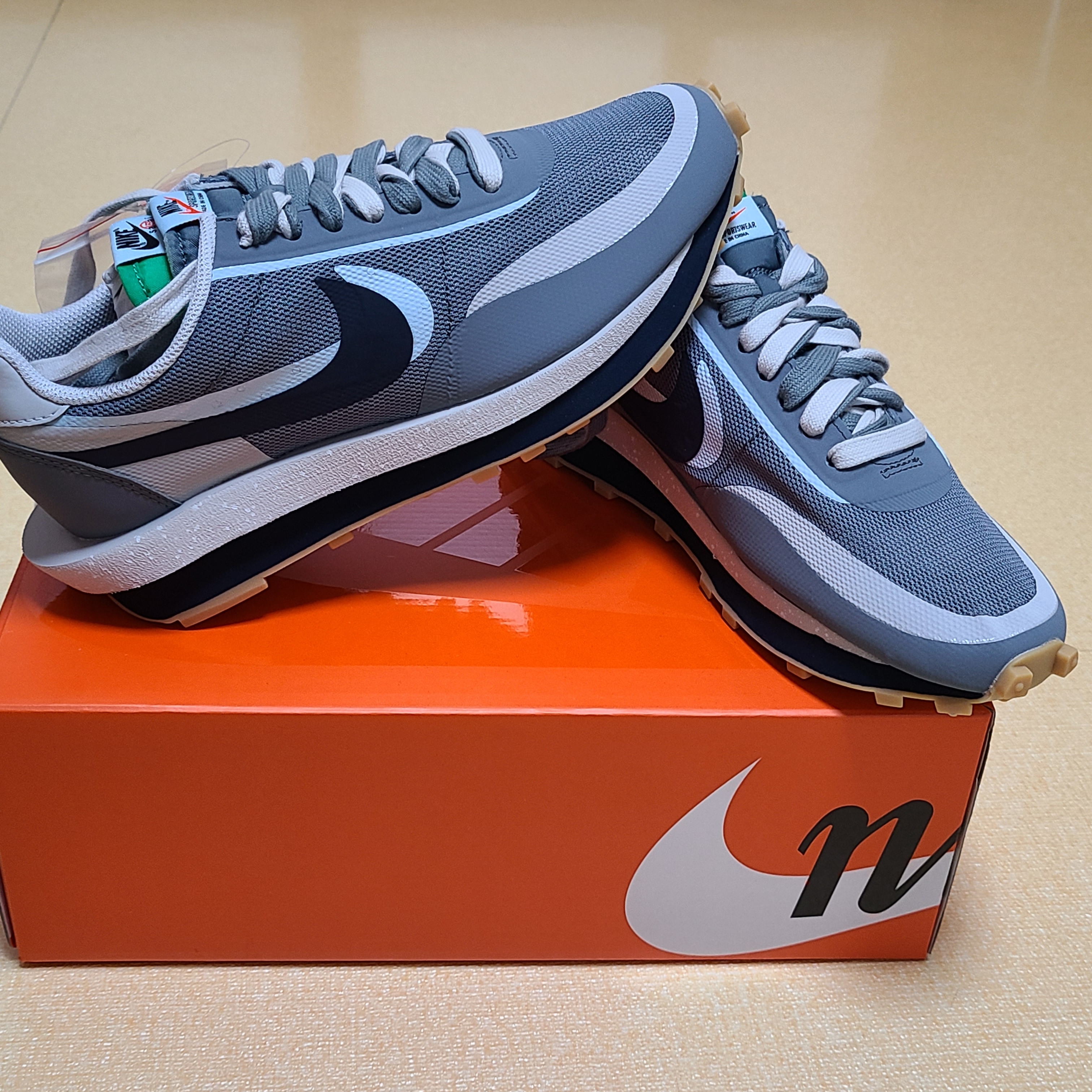 Nike x Sacai x Clot LDWaffle Cool Grey 착용 스타일 - 4