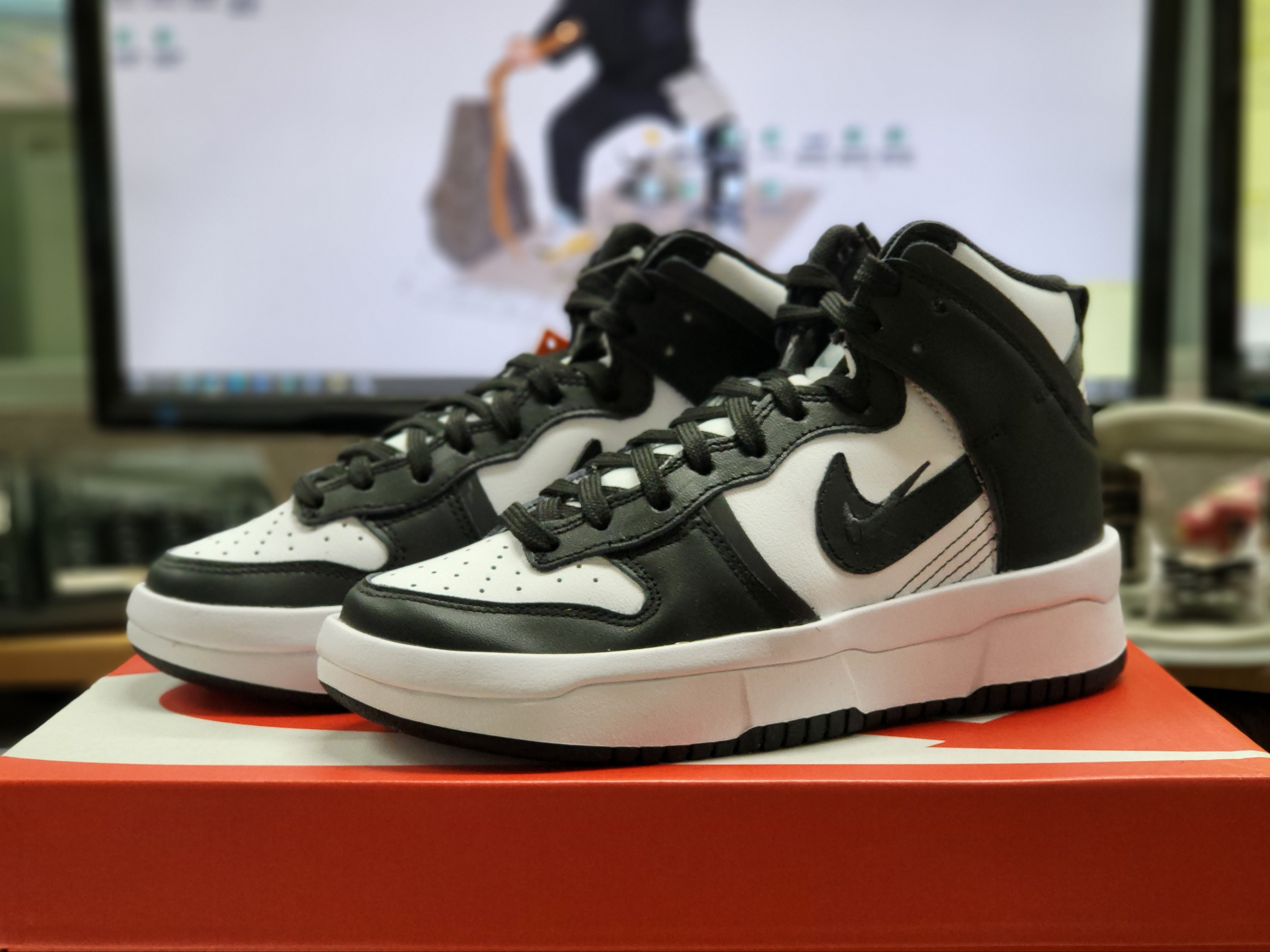 (W) Nike Dunk High Up Black and White 착용 스타일