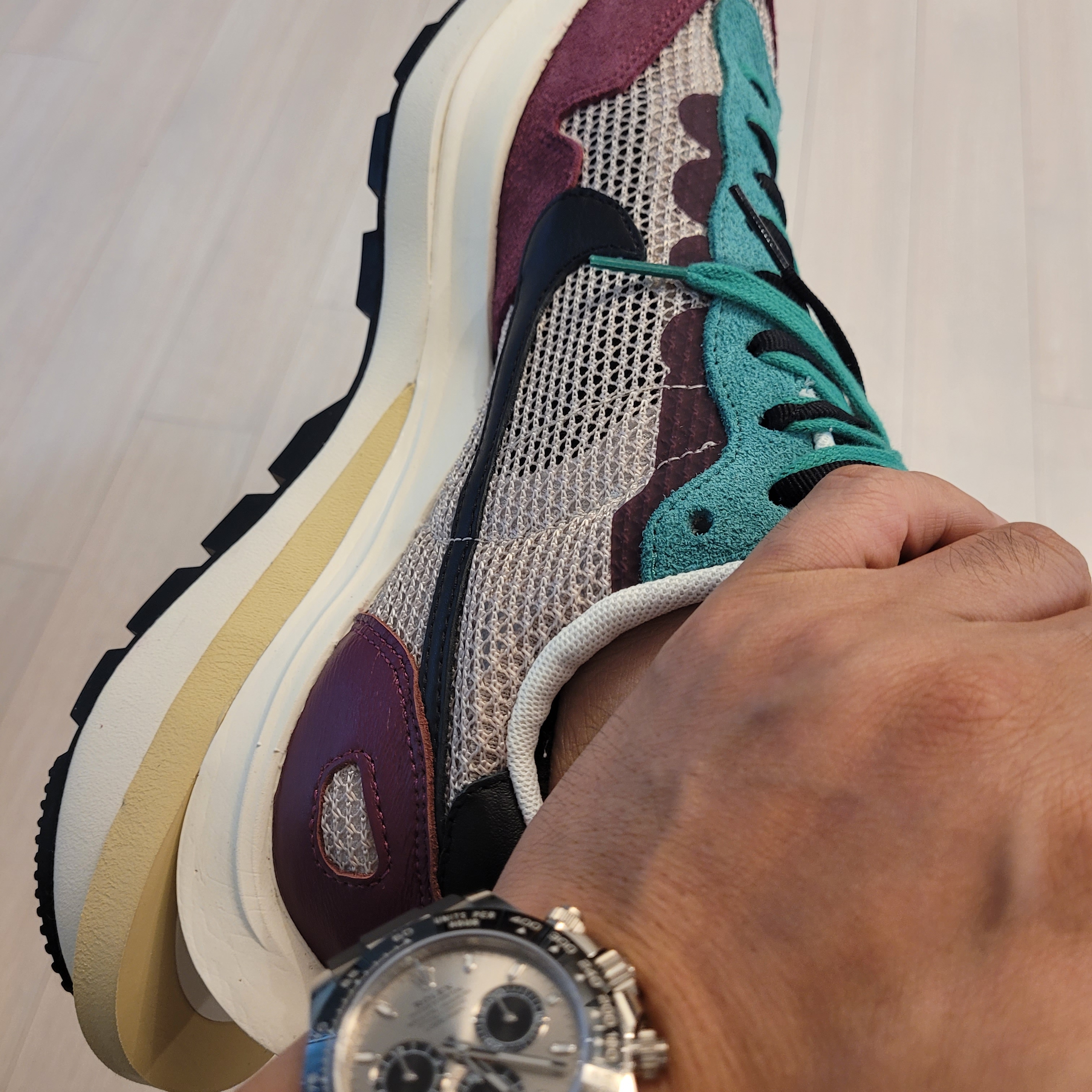 Nike x Sacai VaporWaffle String & Black Villain Red, Rolex Cosmograph Daytona 40mm 126519LN Steel Bright Black Oysterflex 착용 스타일