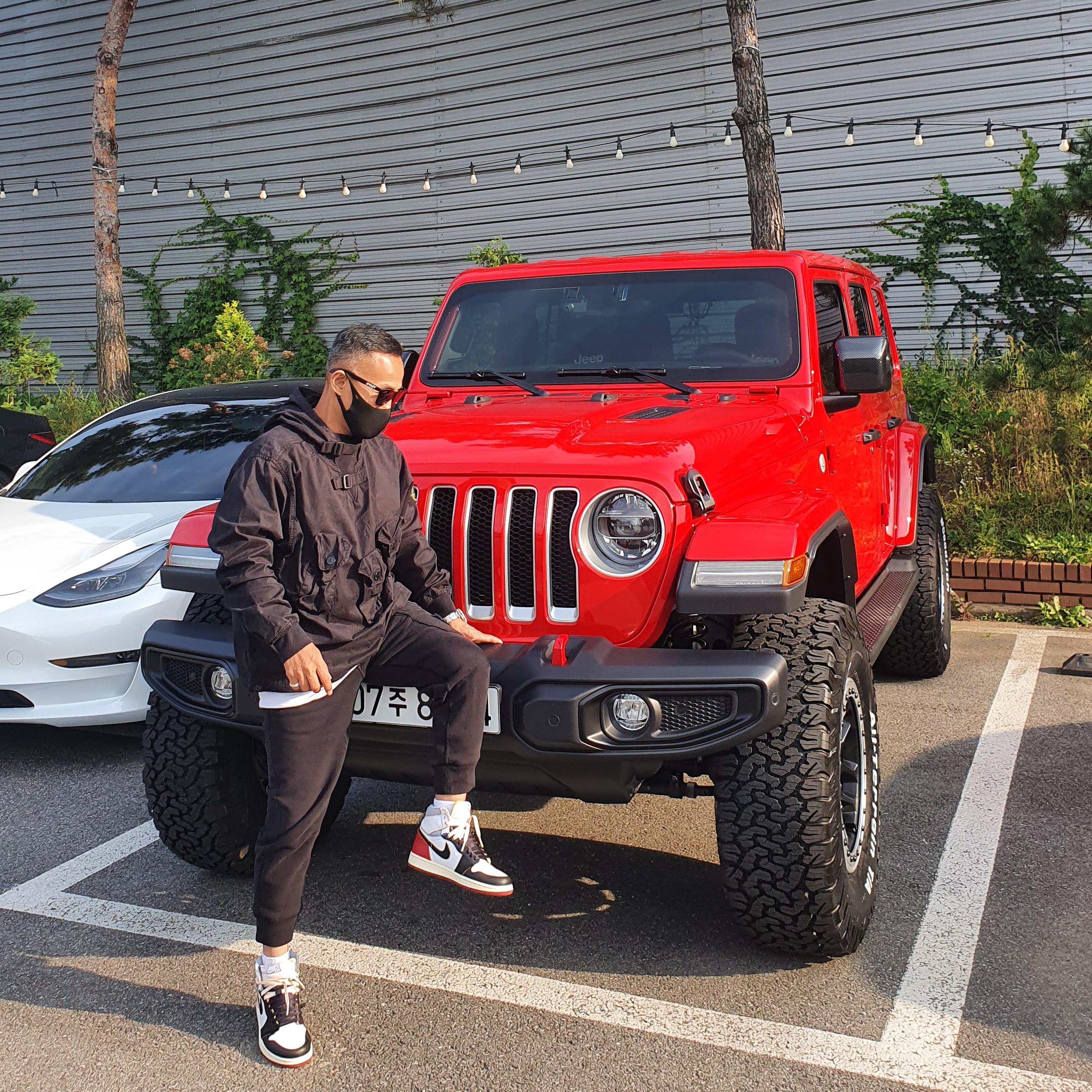 Jordan 1 x Union Retro High Black Toe, Stone Island 313L1 Old Dye Treatment Cargo Pants Black - 21FW 착용 스타일 - 2