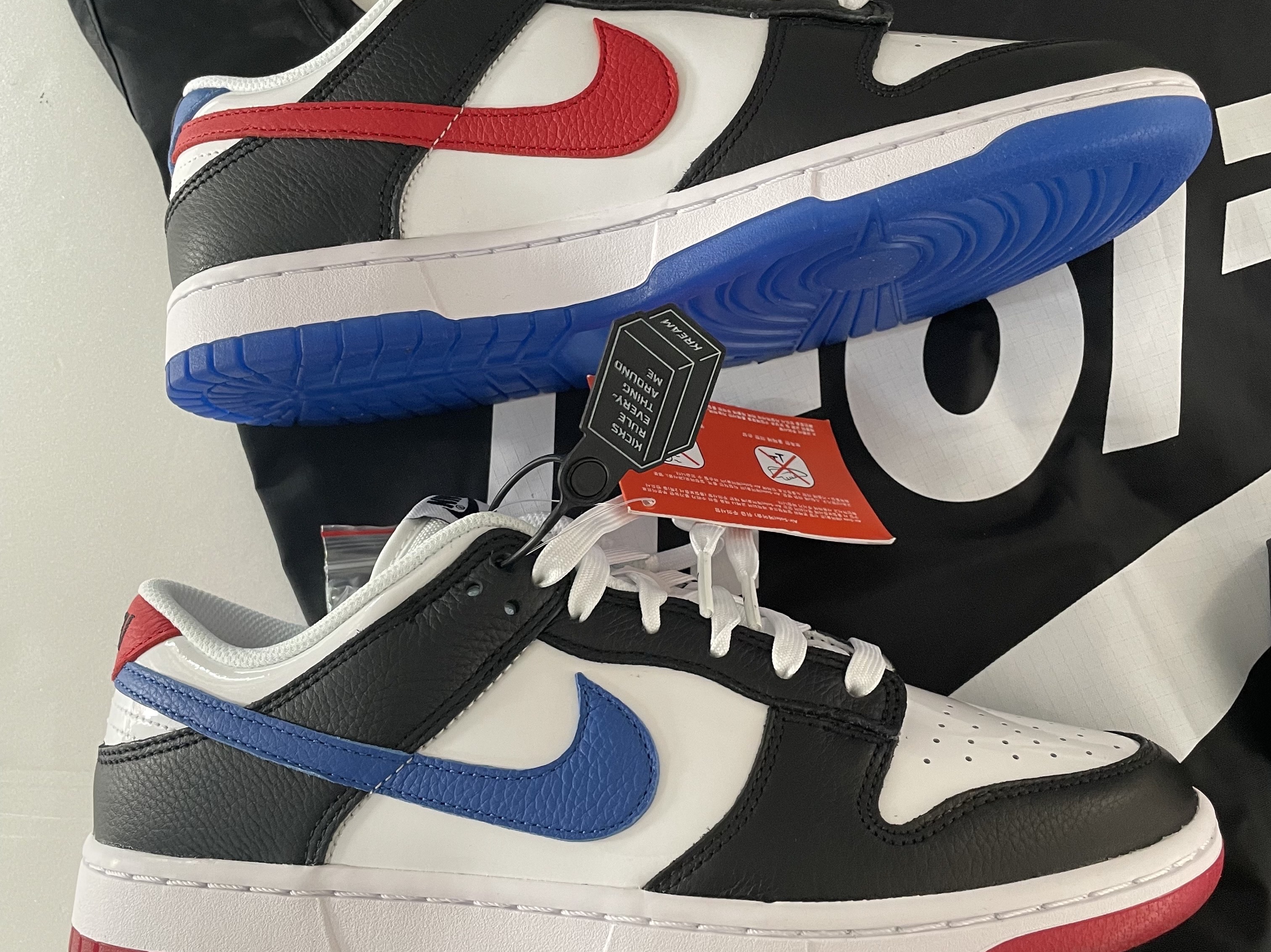 Nike Dunk Low SE Seoul (With Special Gift) 착용 스타일 - 3