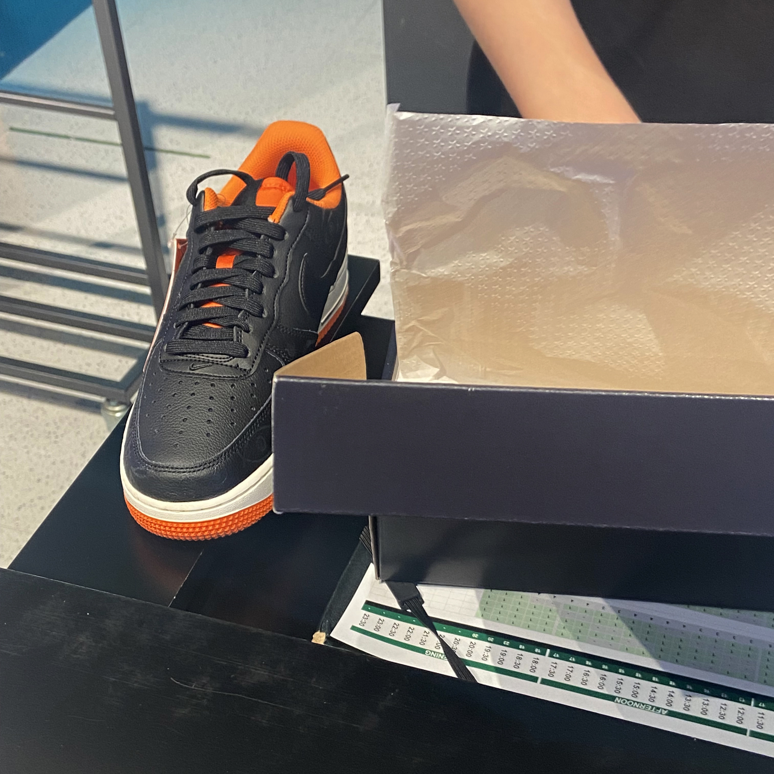 Nike Air Force 1 '07 PRM Halloween, (W) Nike Dunk Low Black 착용 스타일 - 4