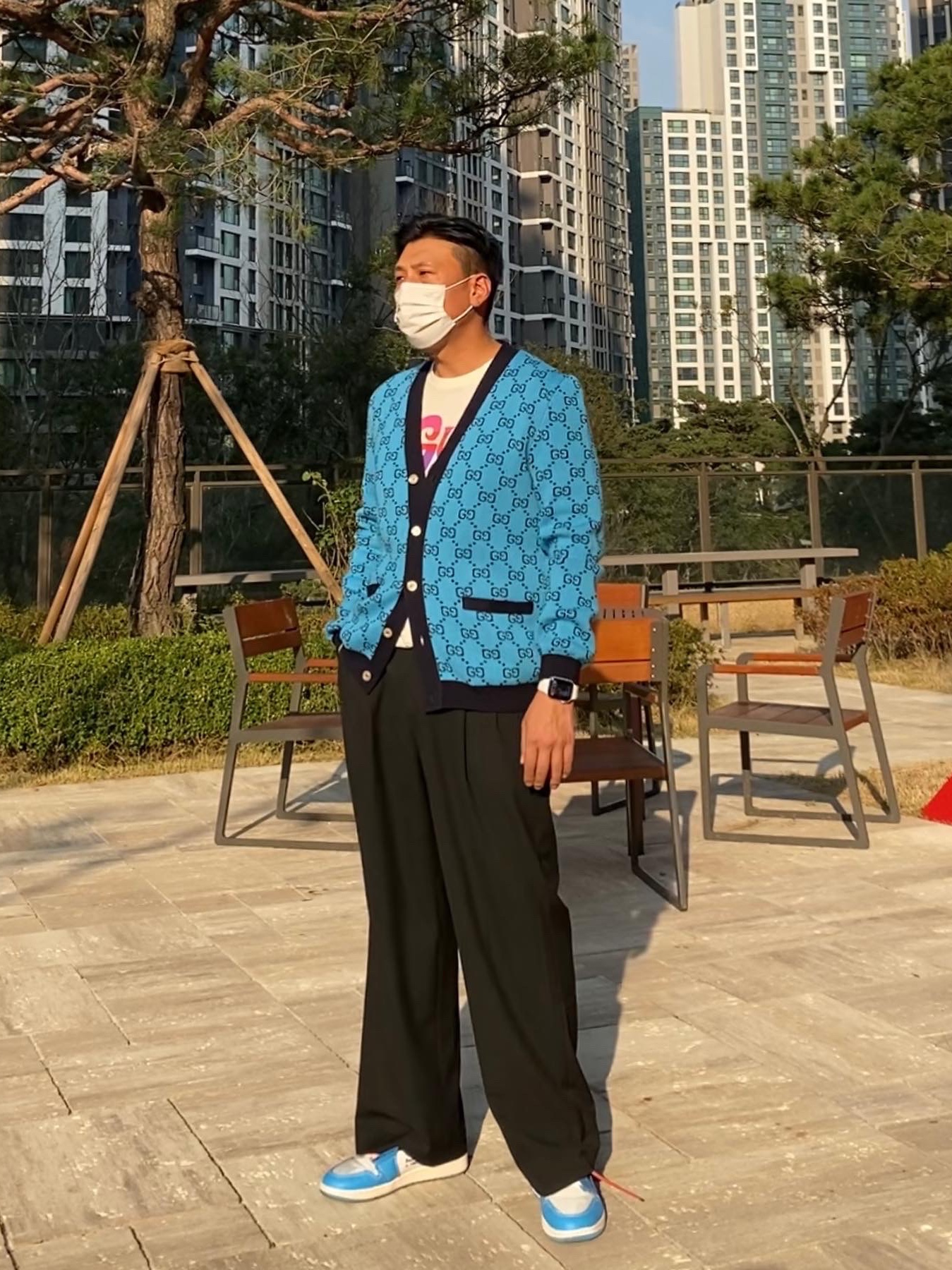 Jordan 1 x Off-White Retro High University Blue 착용 스타일