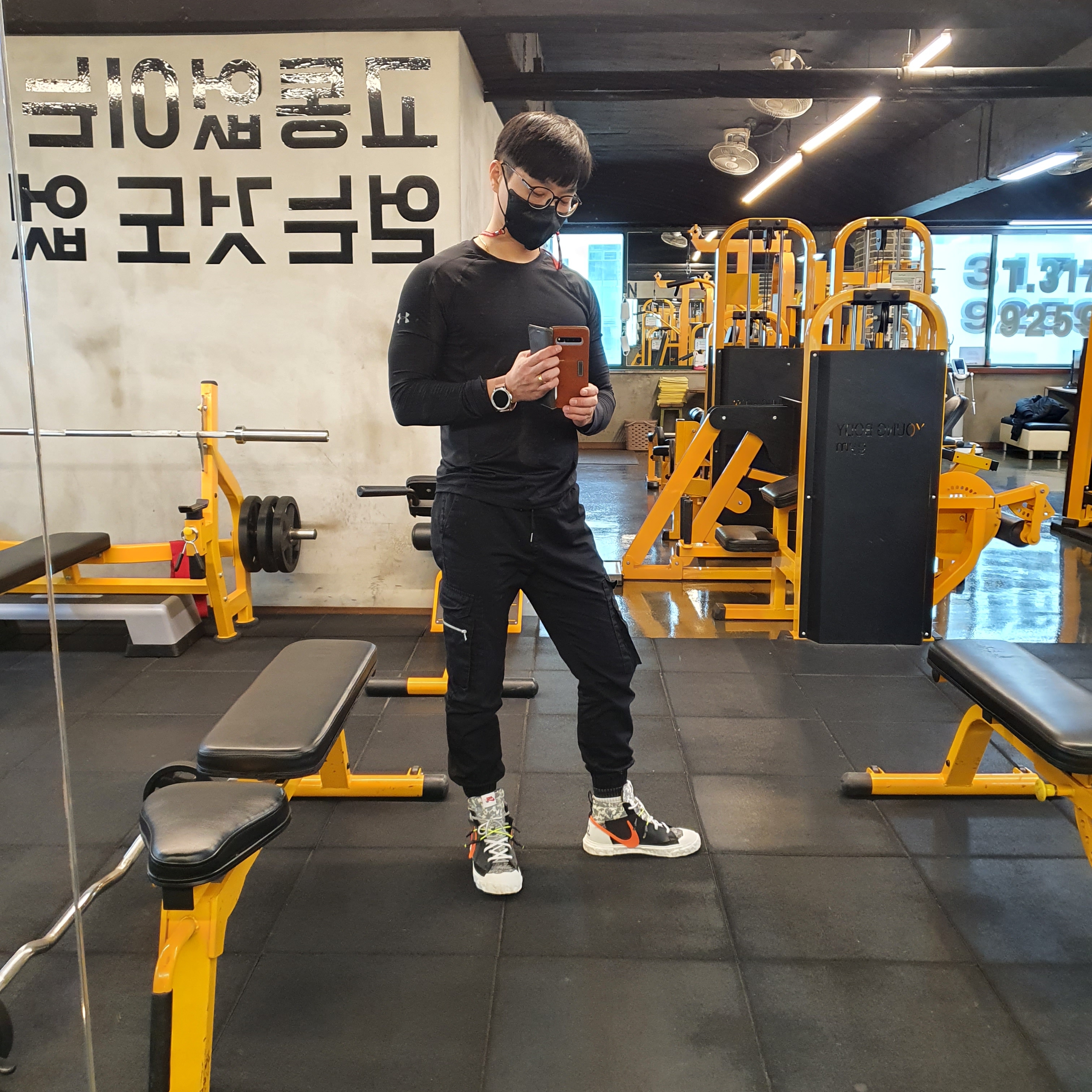Nike x Readymade Blazer Mid Black 착용 스타일 - 2