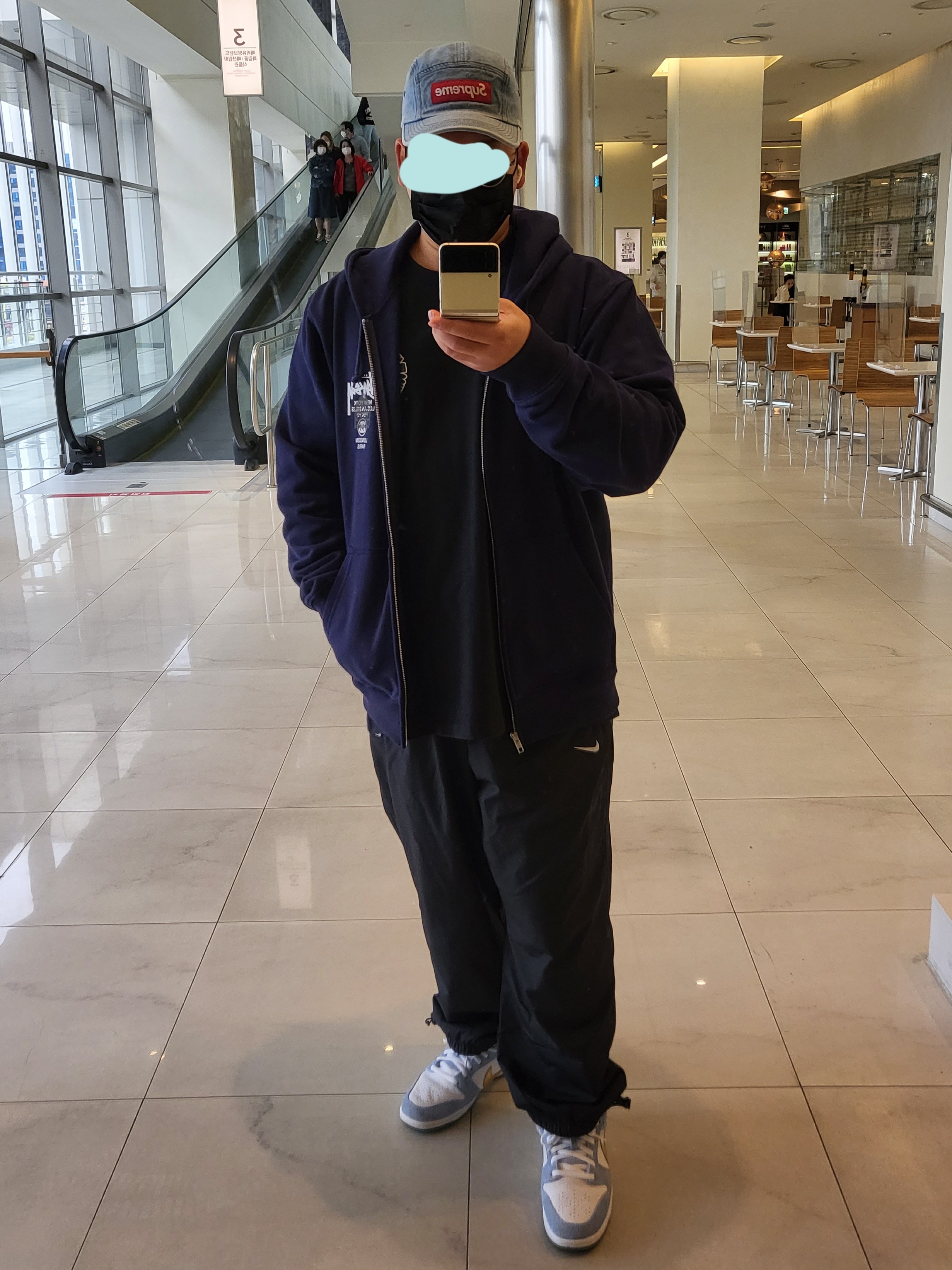 Supreme Washed Chino Twill Camp Cap Denim - 21FW, Stussy World Tour Zip Hoodie Navy 2021 착용 스타일