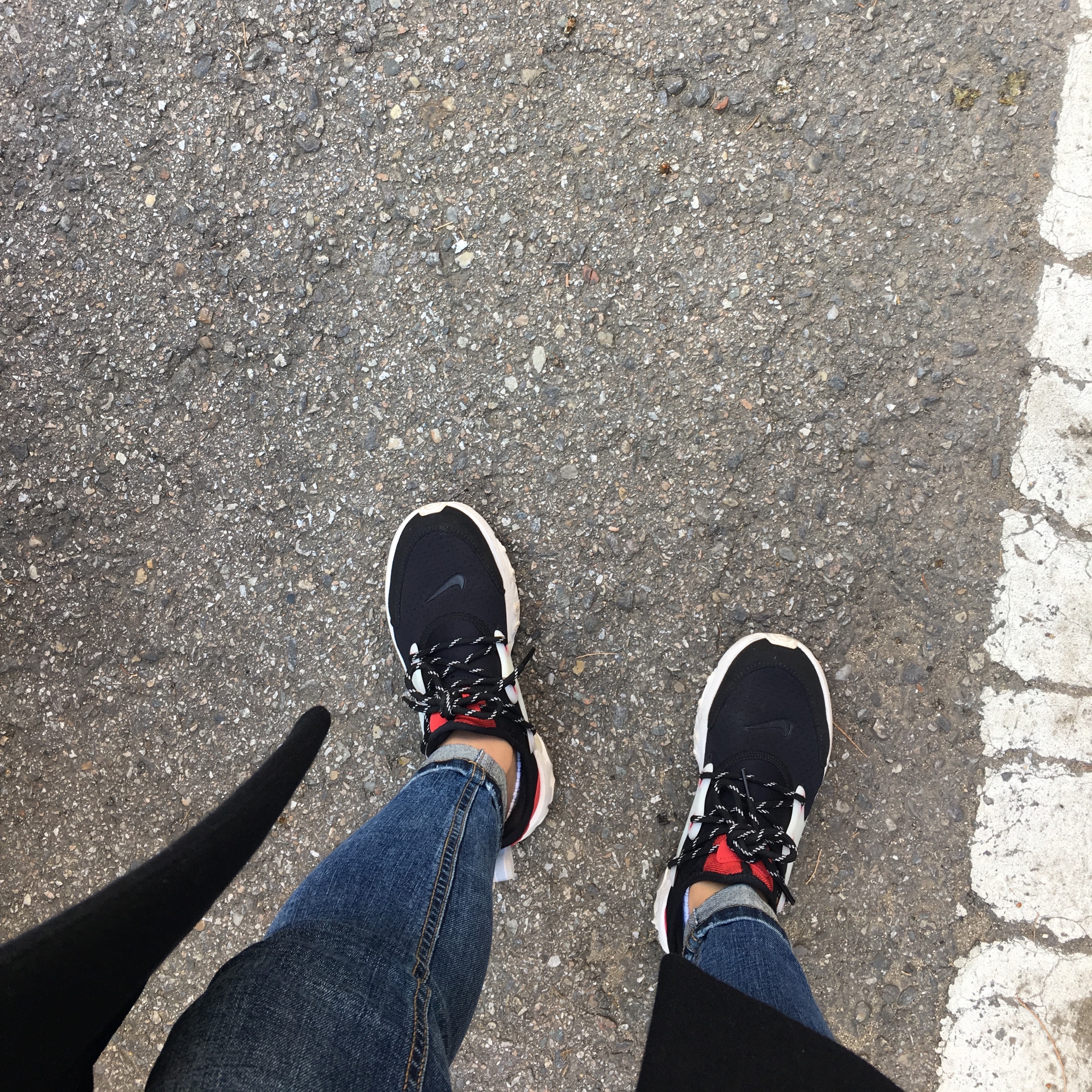 Nike React Presto Black Phantom Red 착용 스타일