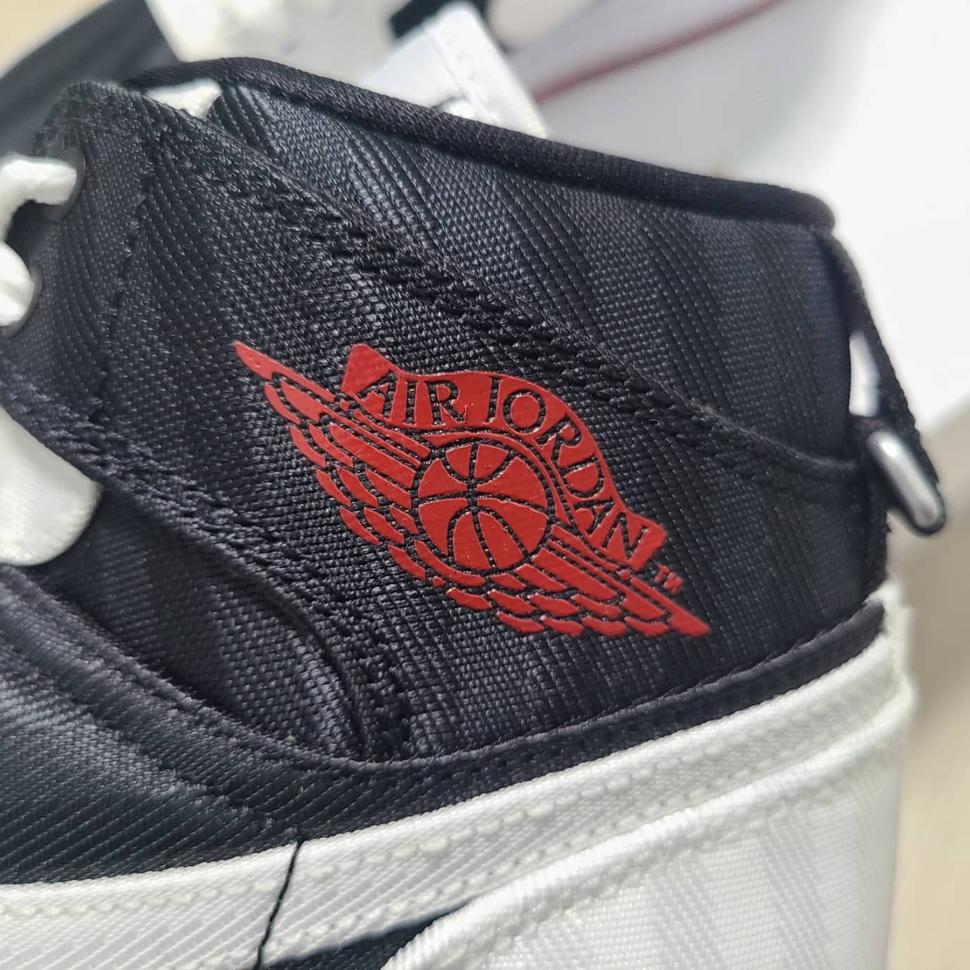 (W) Jordan 1 Mid SE Utility Panda 착용 스타일 - 3