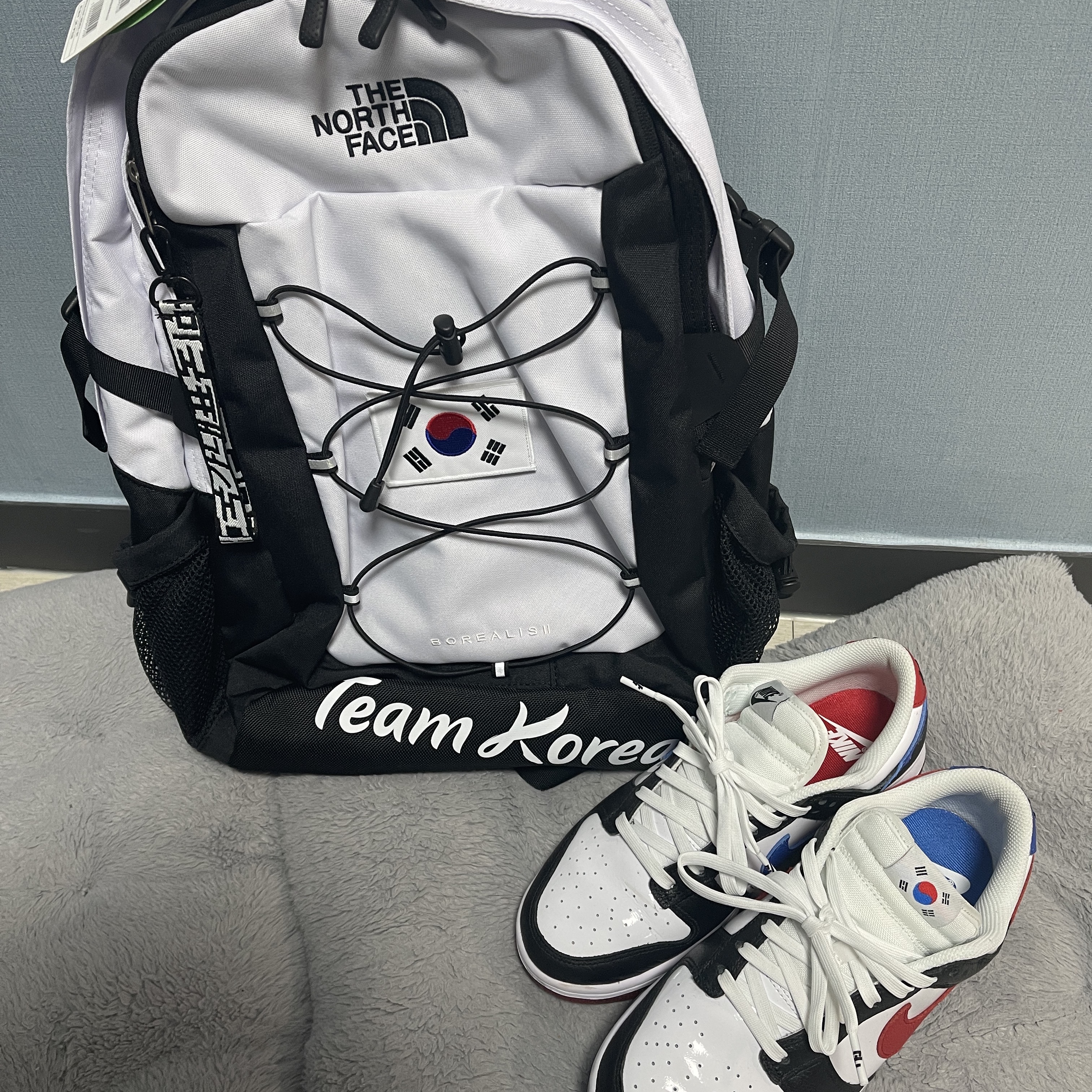 Nike Dunk Low SE Seoul, Nike Dunk Low SE Seoul (With Special Gift) 착용 스타일