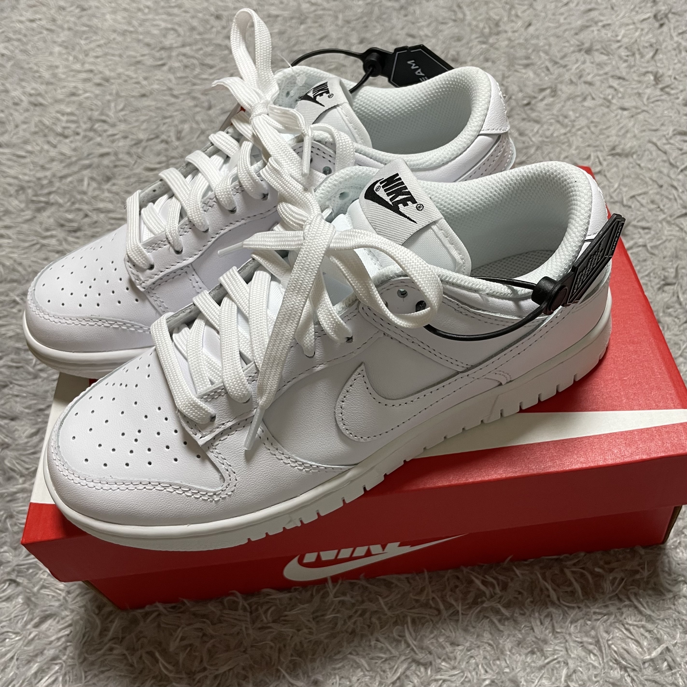(W) Nike Dunk Low Triple White 착용 스타일