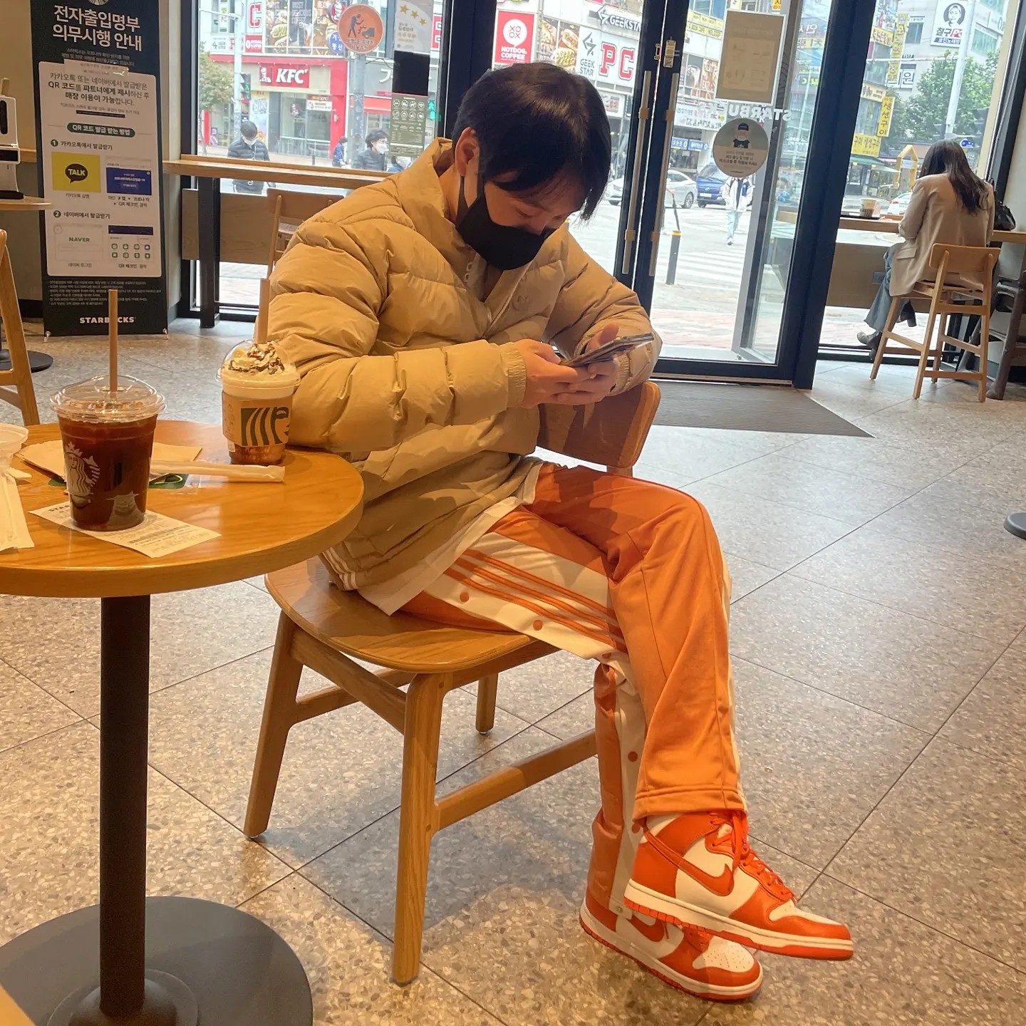Nike Dunk High Retro Orange Blaze 착용 스타일 - 1