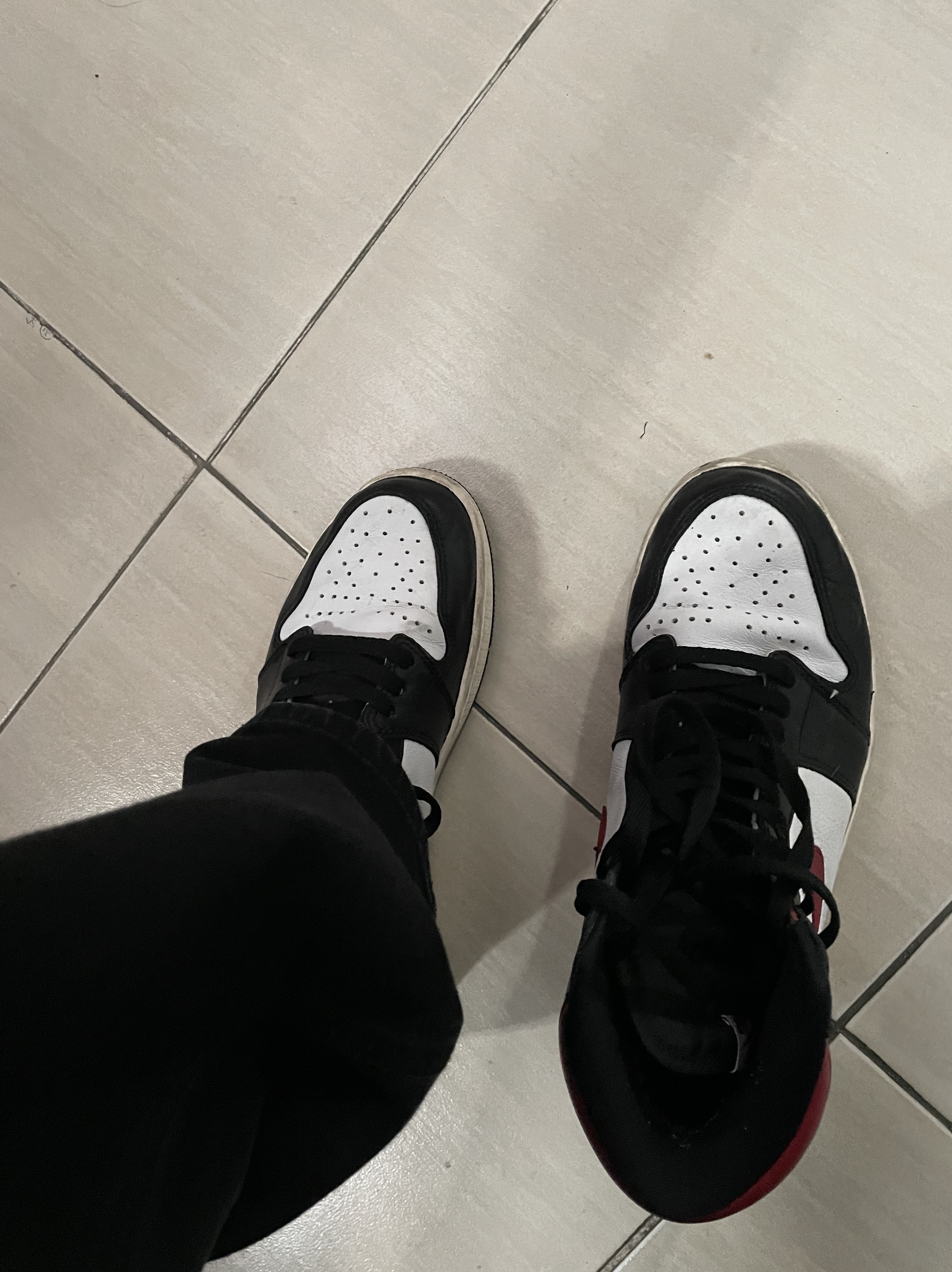 Jordan 1 Retro High OG Gym Red 착용 스타일 - 2