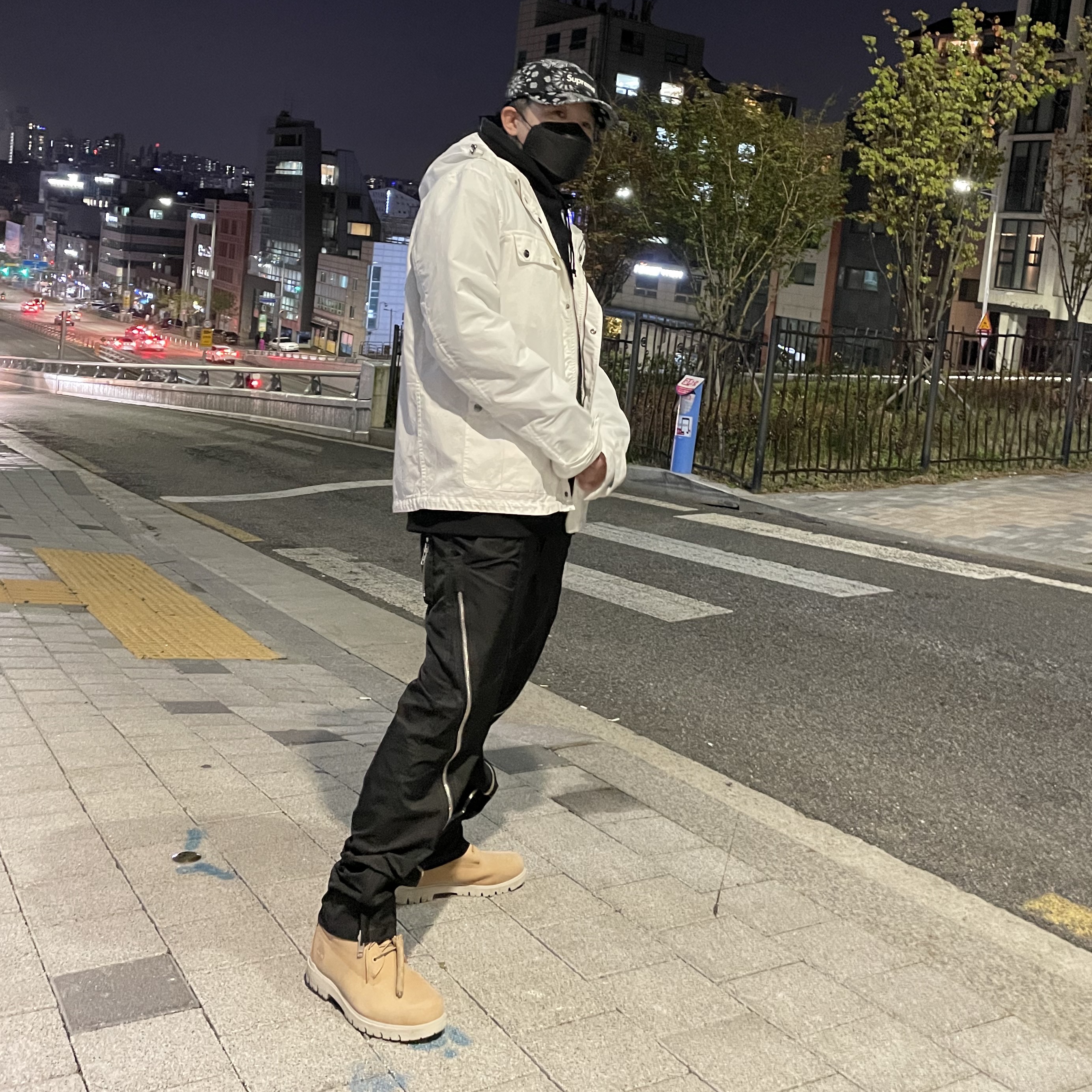 Supreme Bandana Camp Cap Black - 21SS, Supreme Swarovski S Logo Hooded Sweatshirt Black - 21SS 착용 스타일 - 2