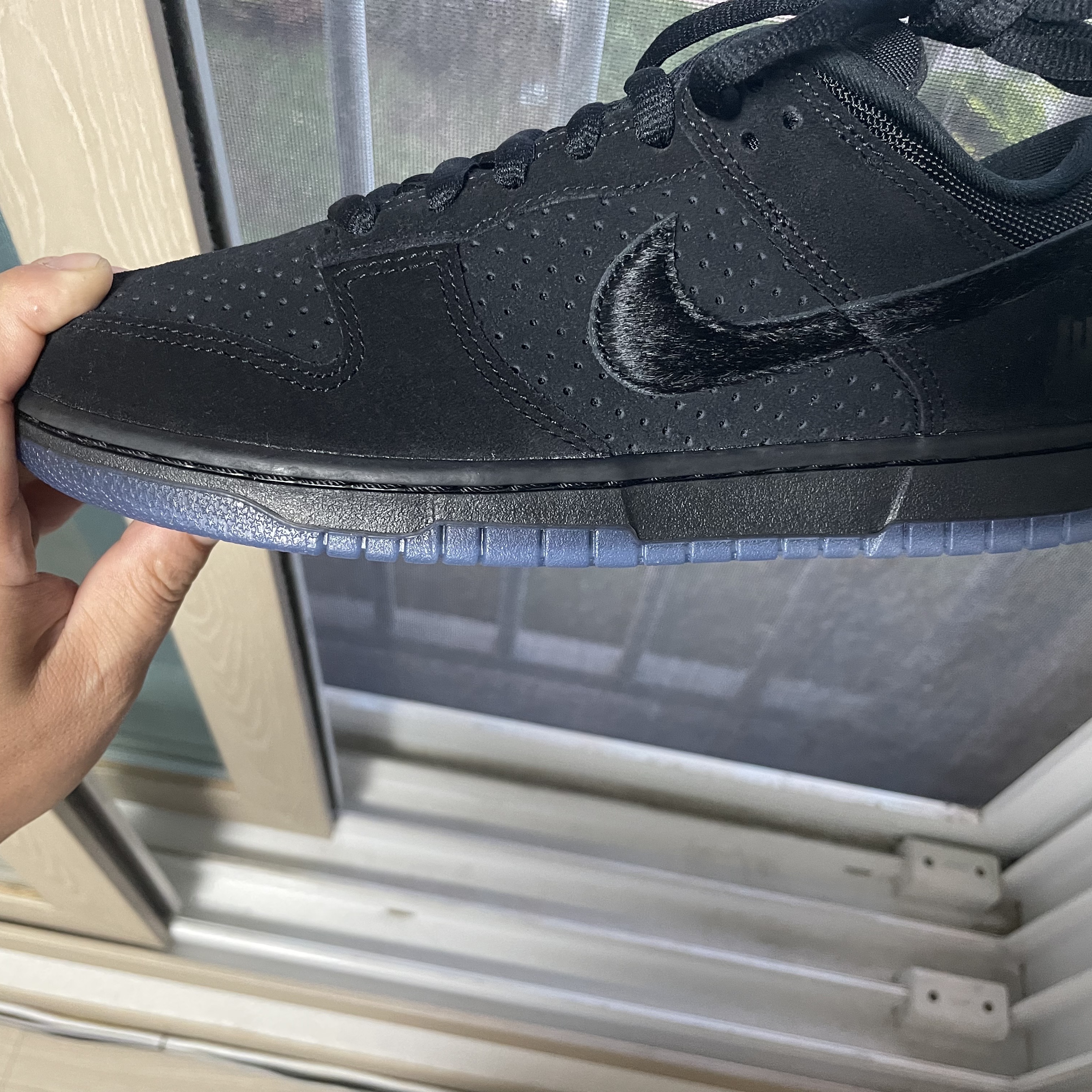 Nike x Undefeated Dunk Low SP 5 On It Black 착용 스타일 - 2