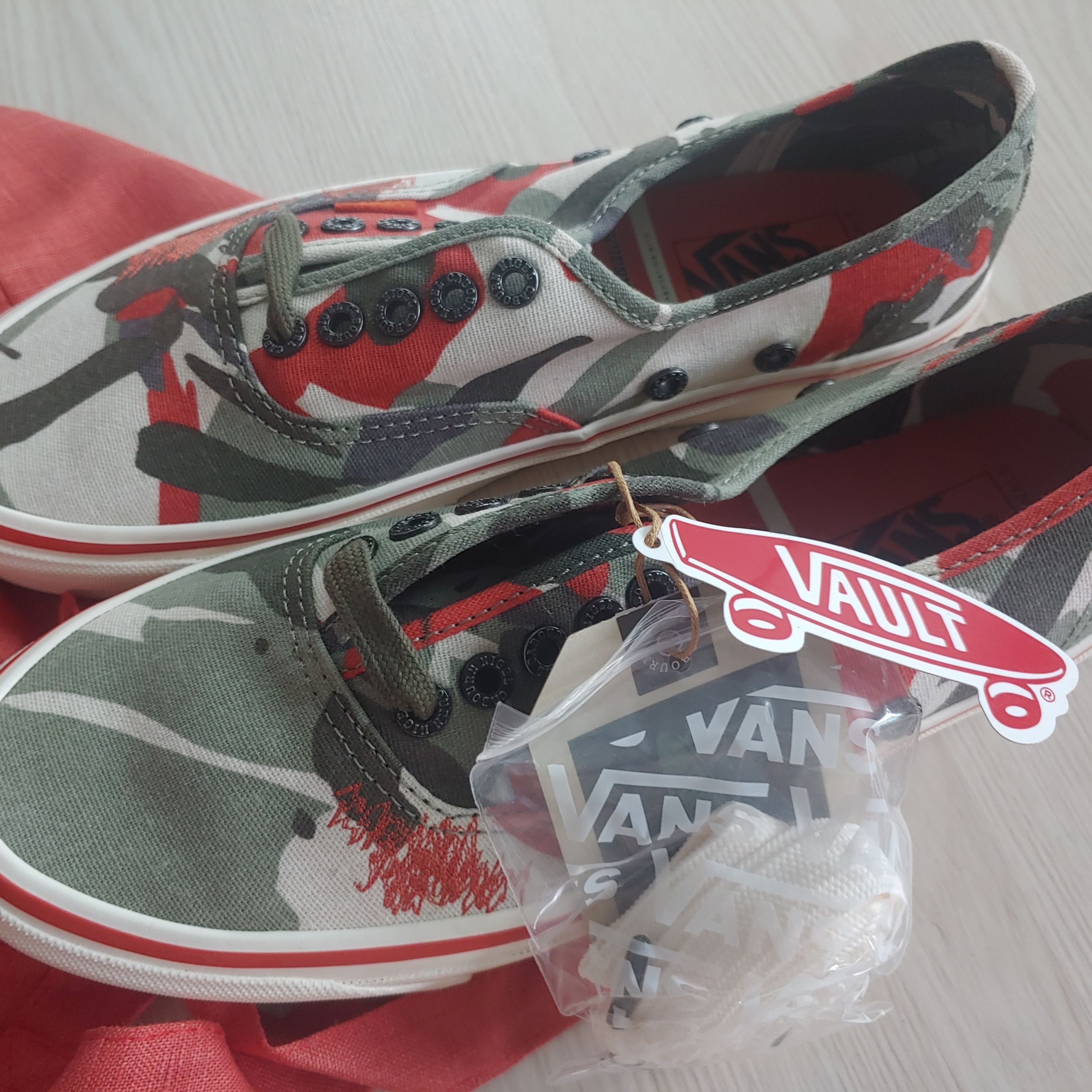 Vans Vault x Nigel Cabourn OG Authentic LX Army Green Camo 착용 스타일 - 1