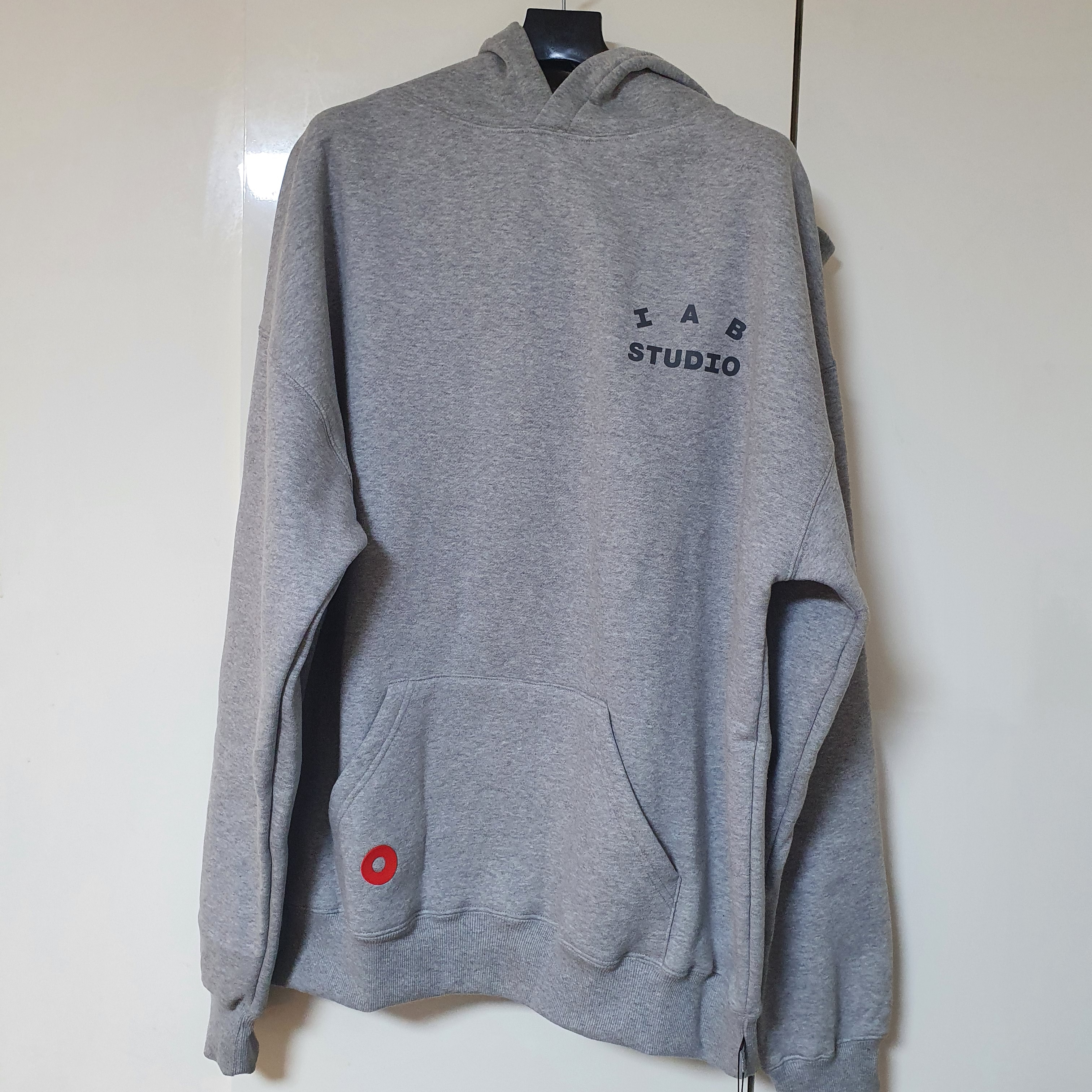 IAB Studio x Hyundai Mobis Hoodie 착용 스타일 - 2