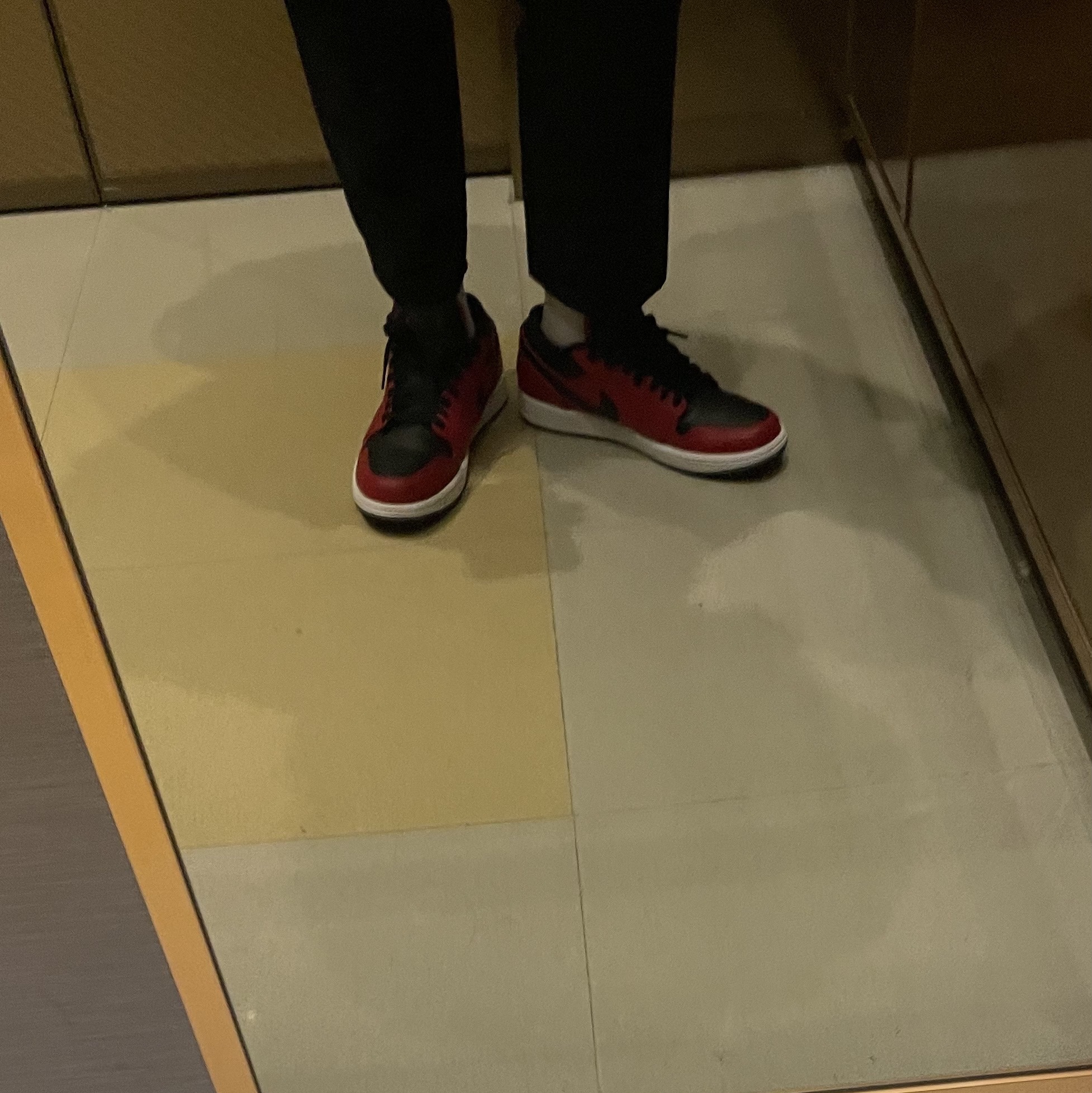Jordan 1 Low Gym Red Black 착용 스타일