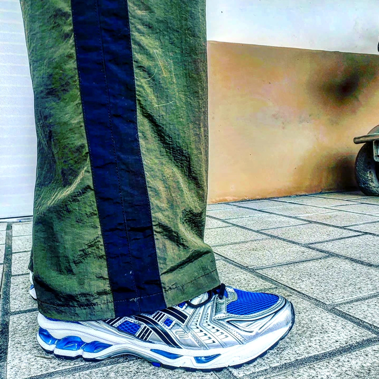 Asics Gel-Kayano 14 Monaco Blue Black 착용 스타일 - 2