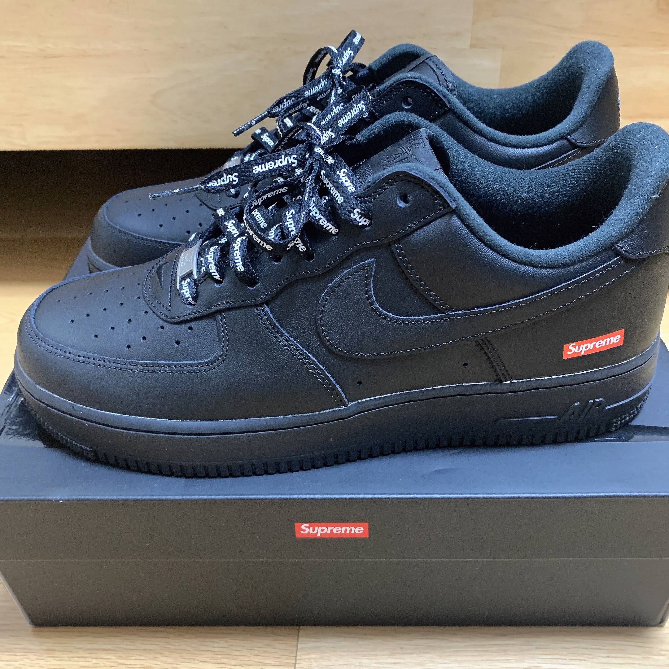 Nike x Supreme Air Force 1 Low Black 착용 스타일
