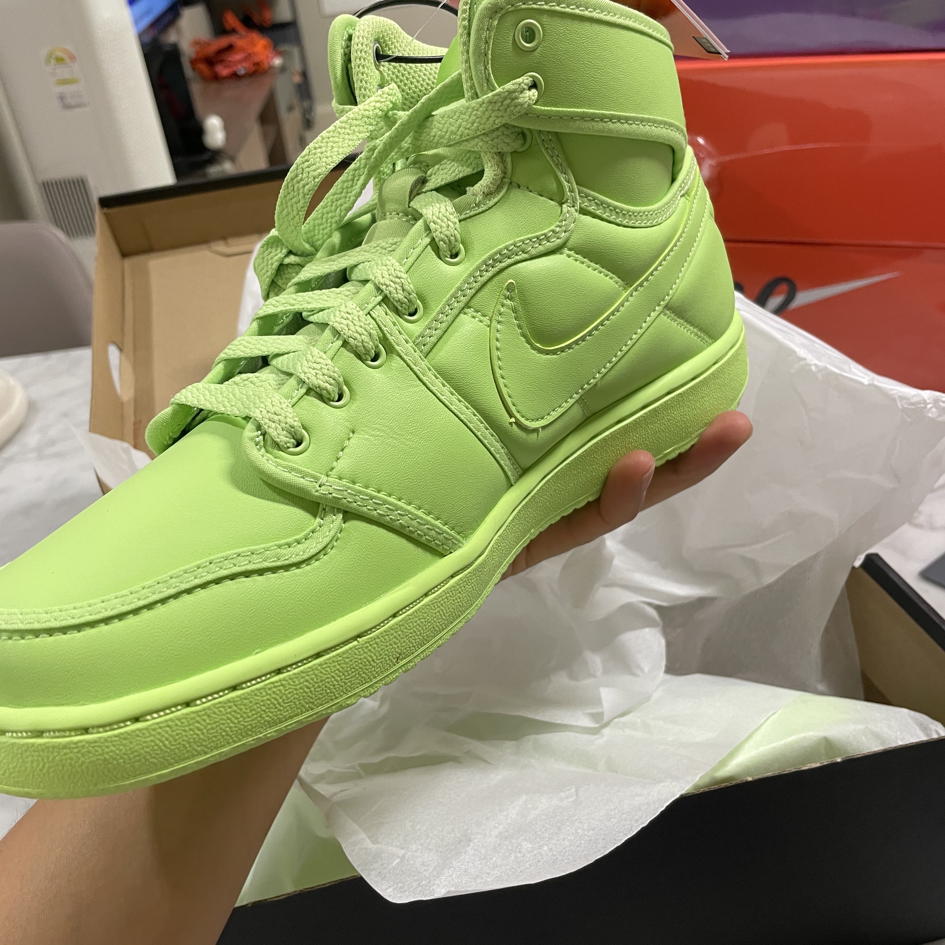 (W) Jordan 1 x Billie Eilish KO SP Lime Green 착용 스타일 - 2