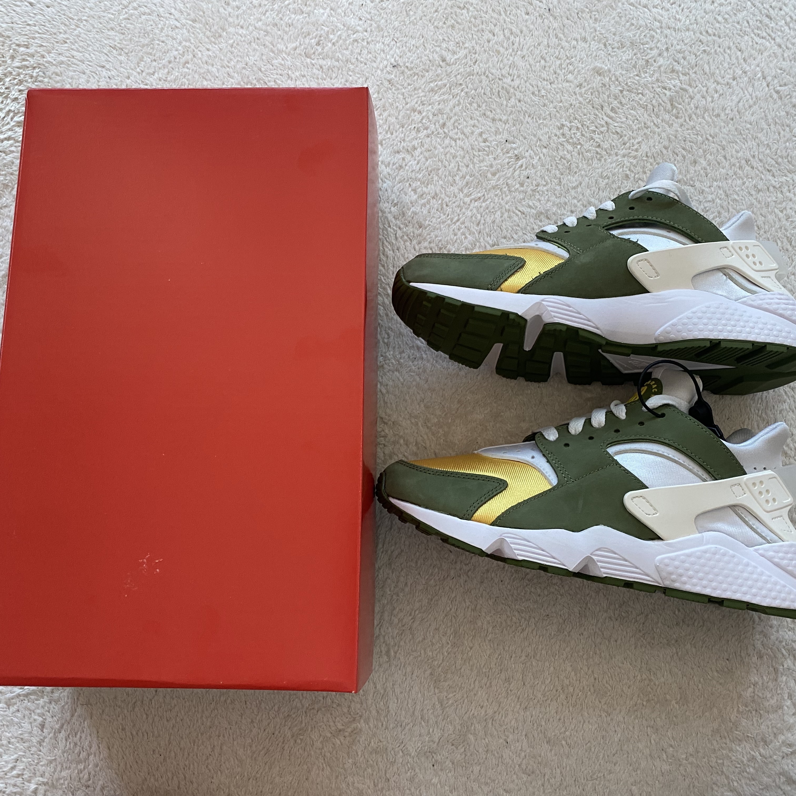 (TD) Nike x Stussy Air Huarache LE Dark Olive 착용 스타일
