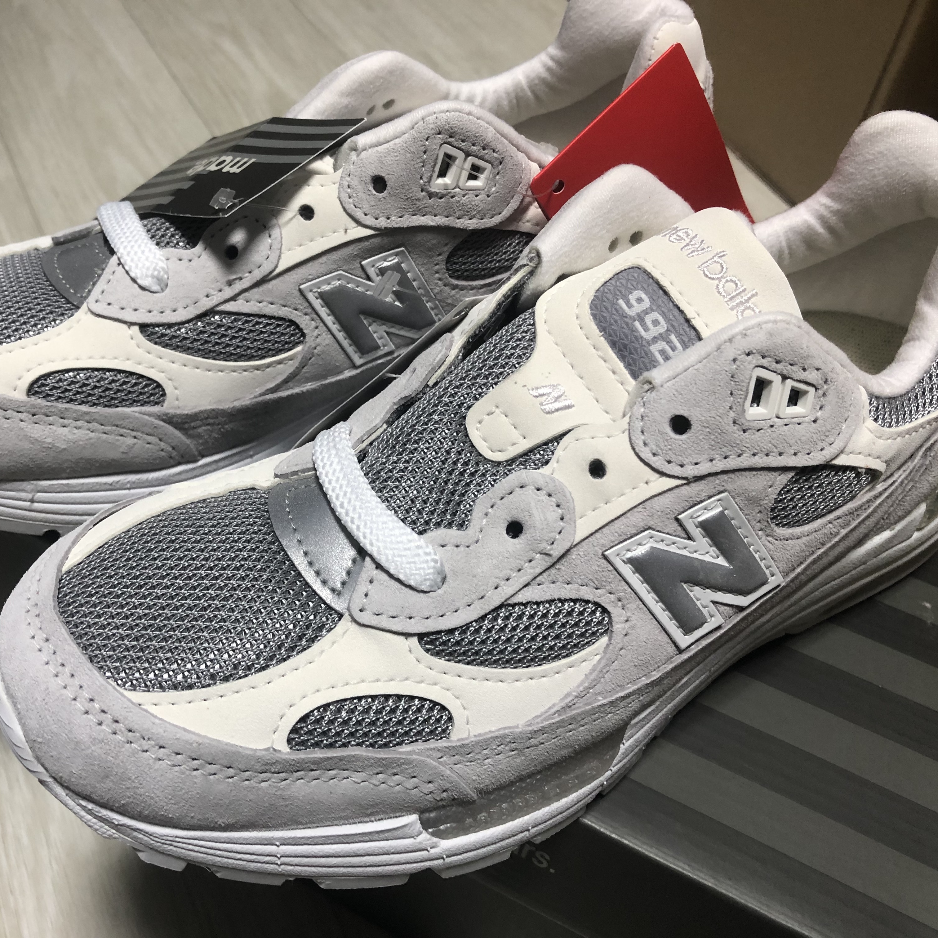 New Balance 992 Made in USA White Silver 착용 스타일