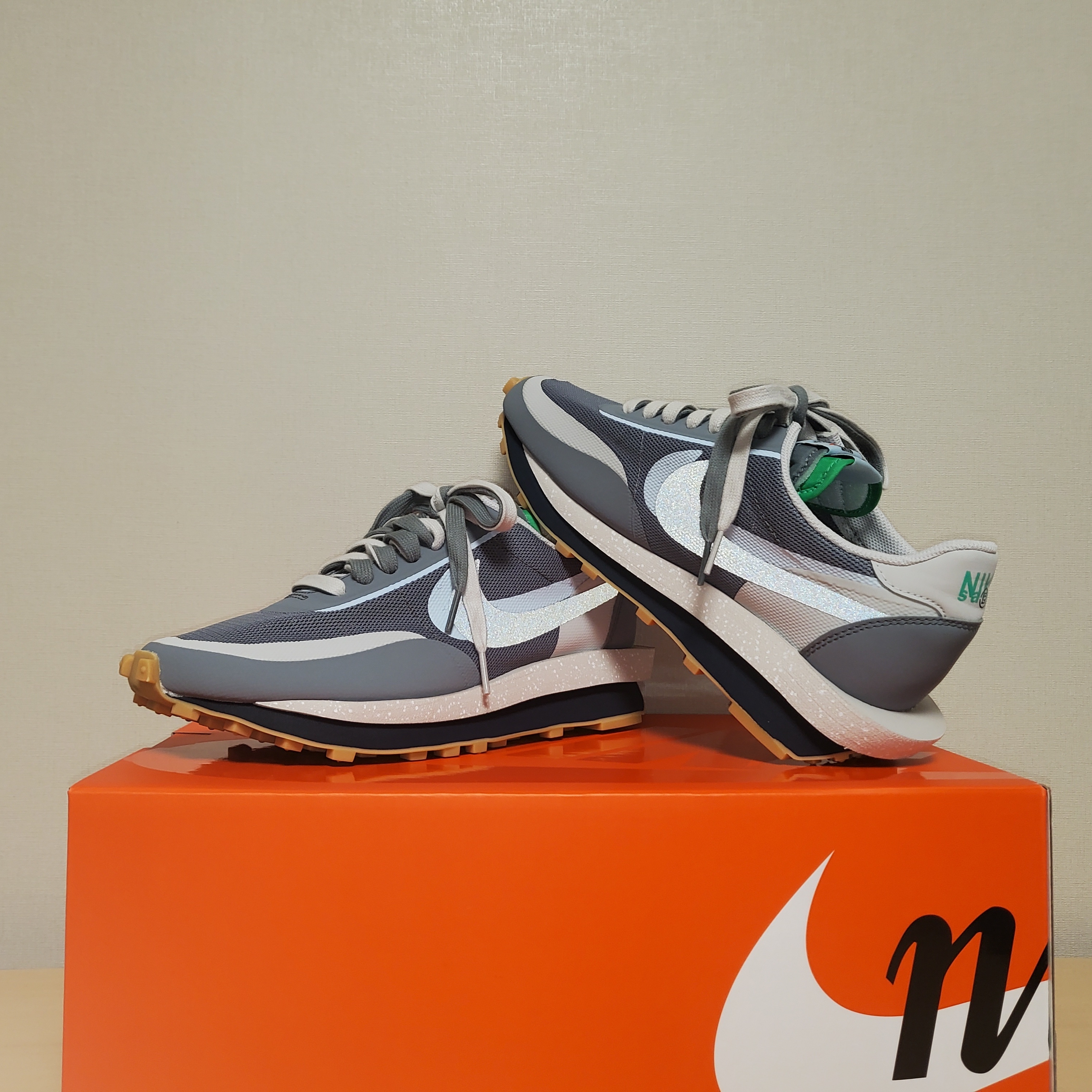 Nike x Sacai x Clot LDWaffle Cool Grey 착용 스타일 - 2