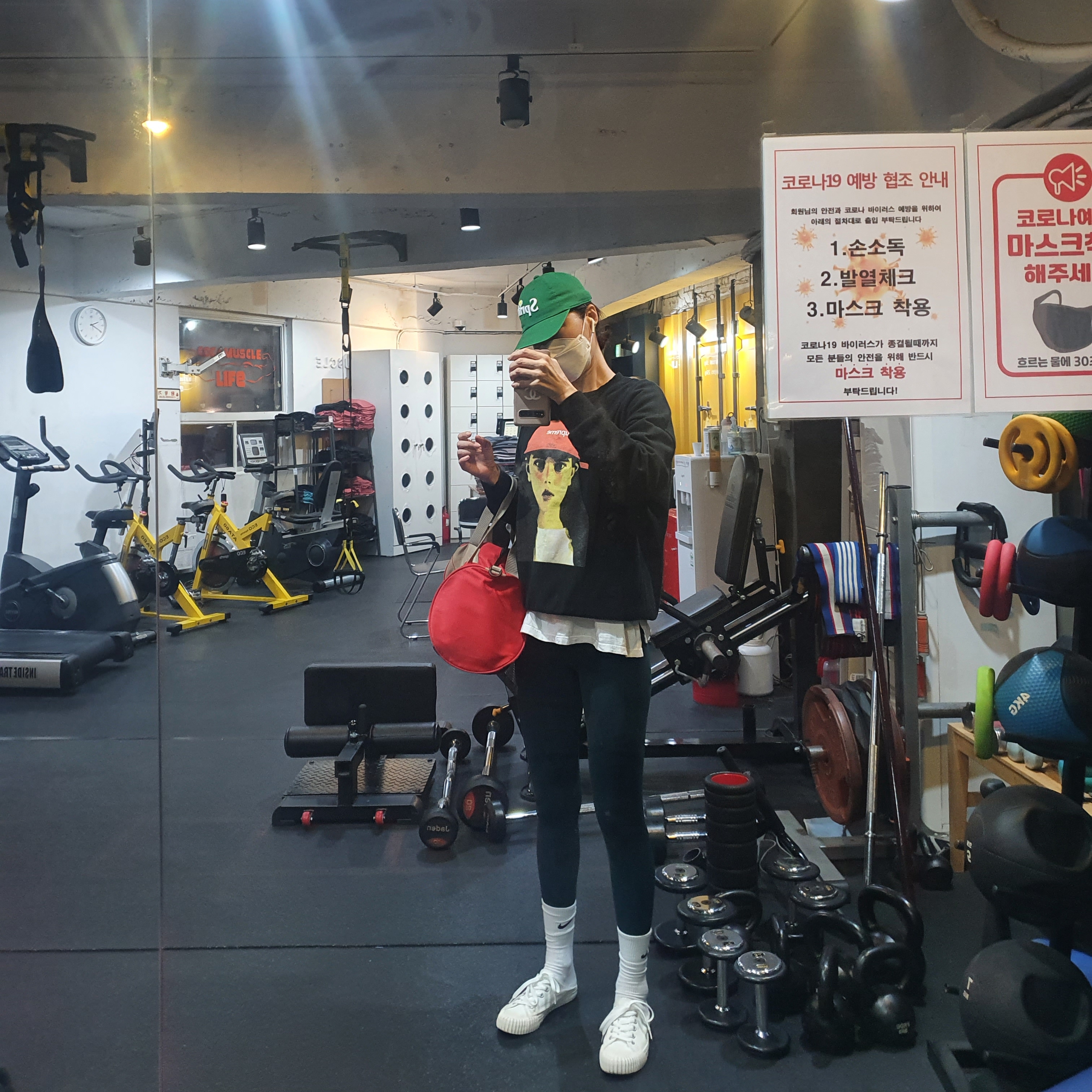 nicolefarhi님의 스타일
