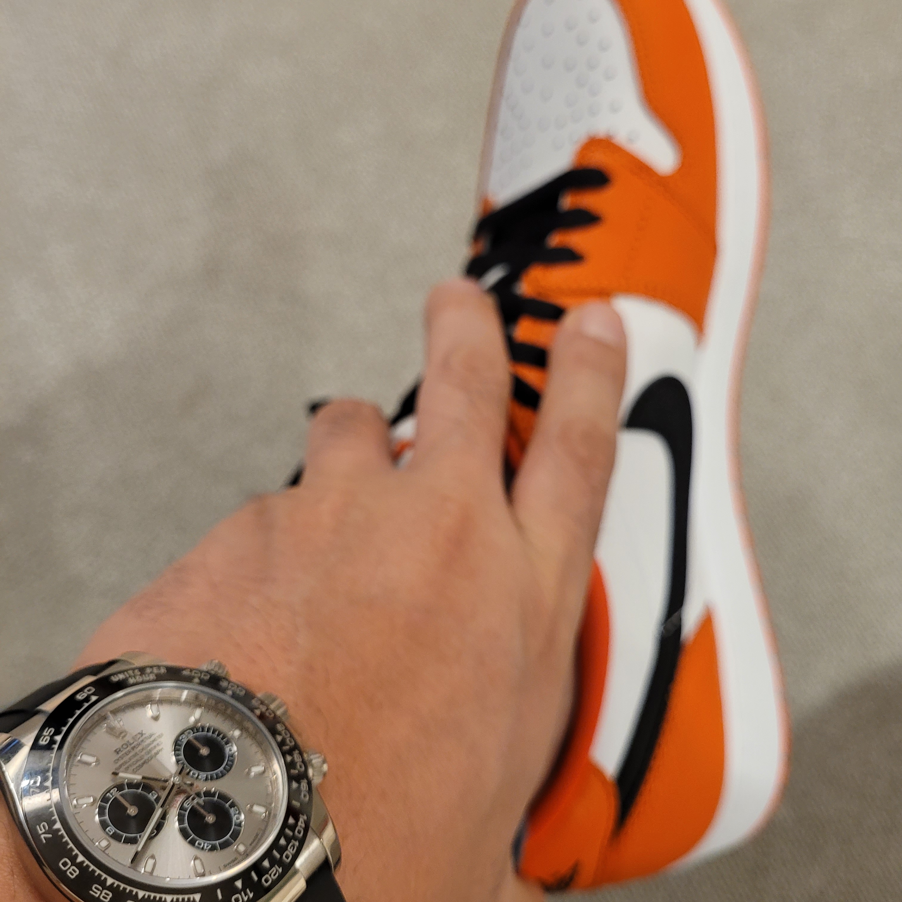 Jordan 1 Low OG Starfish, Rolex Cosmograph Daytona 40mm 116519LN Steel Black Oysterflex 착용 스타일