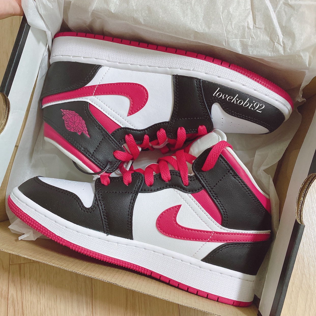 (GS) Jordan 1 Mid Very Berry , Jordan 1 Mid Gym Red Black White 착용 스타일