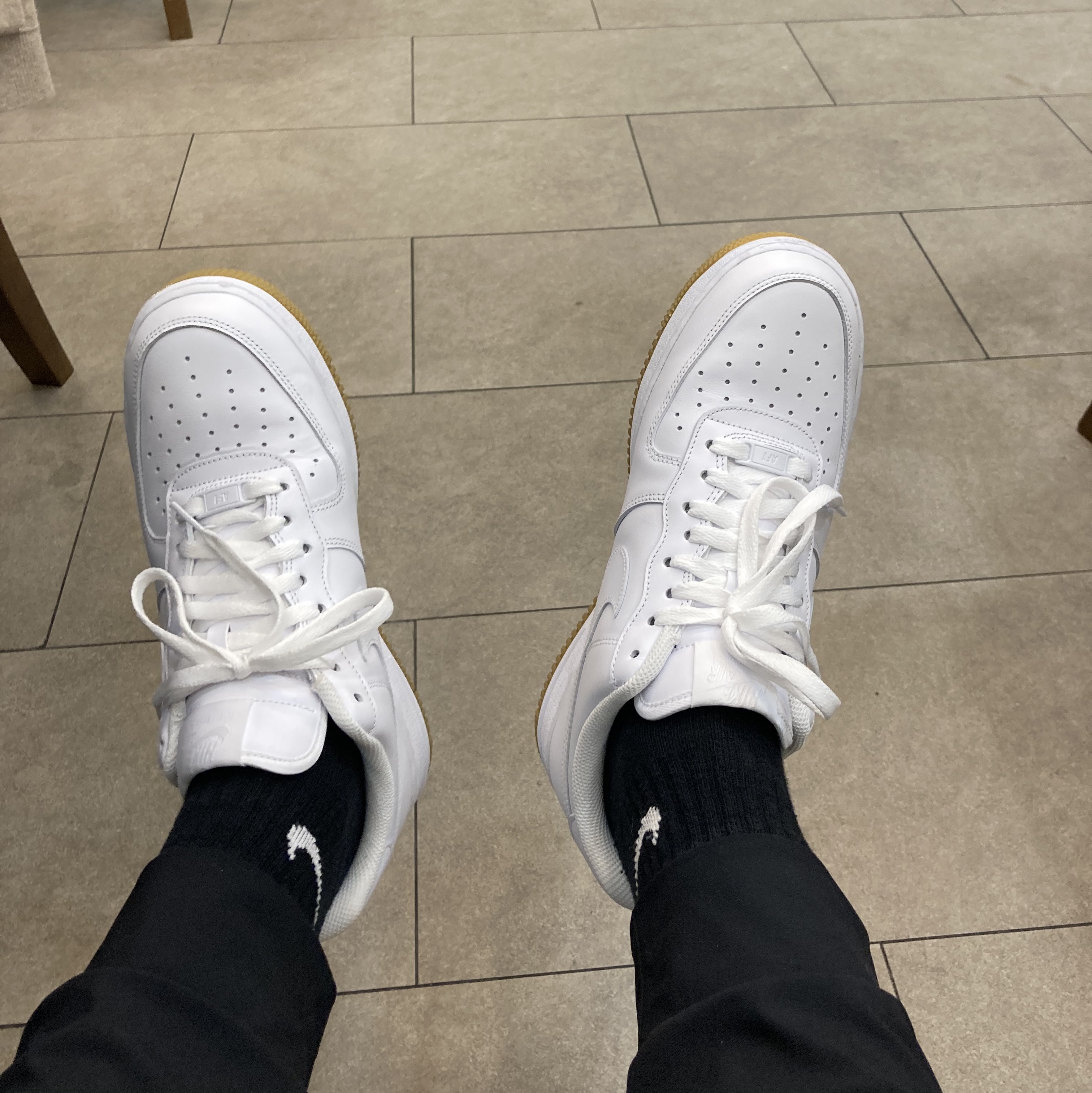 Stone Island 63051 Crewneck Sweatshirt Olive Green - 21SS, Nike Air Force 1 '07 White Gum Light Brown 착용 스타일 - 4