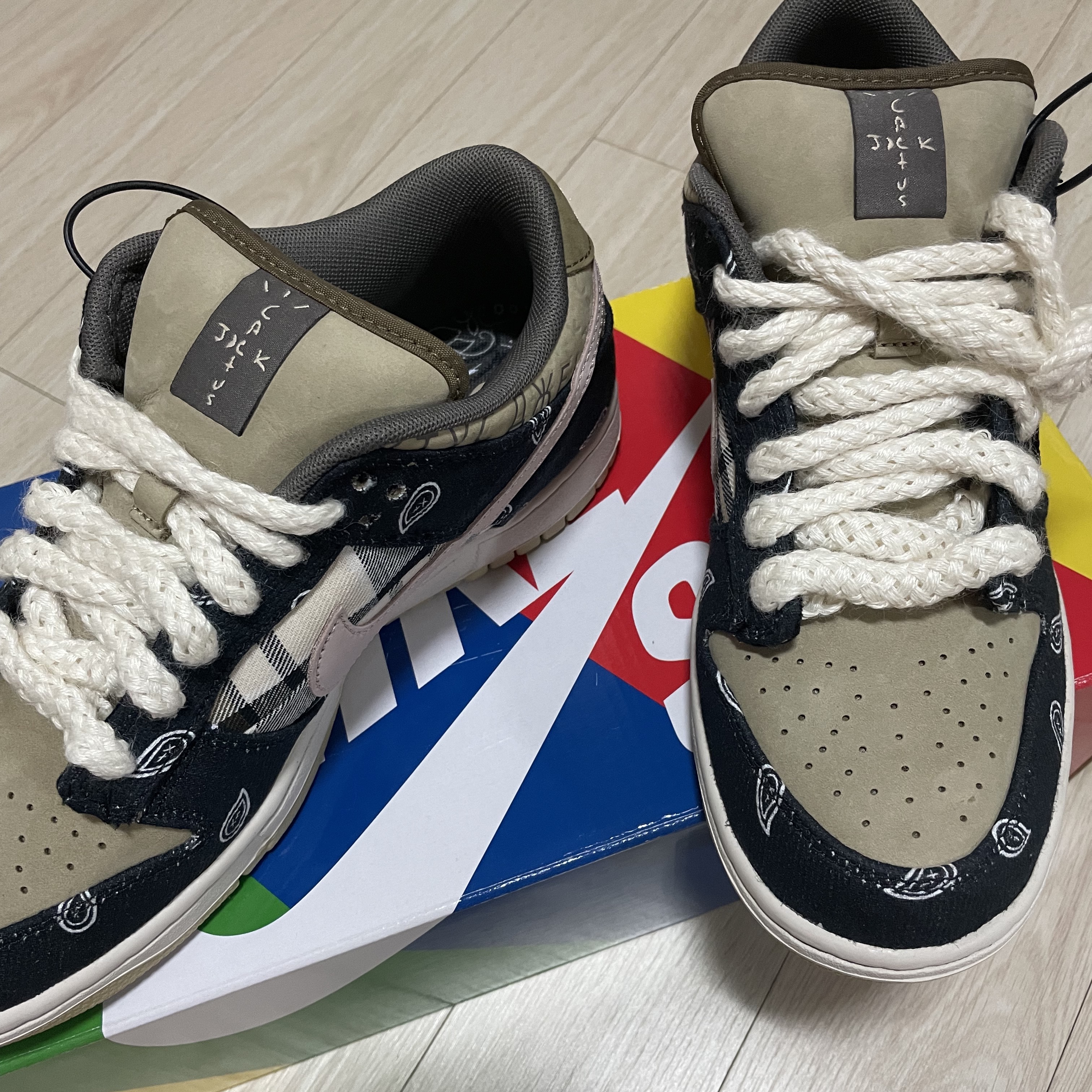 Nike x Travis Scott SB Dunk Low 착용 스타일 - 2