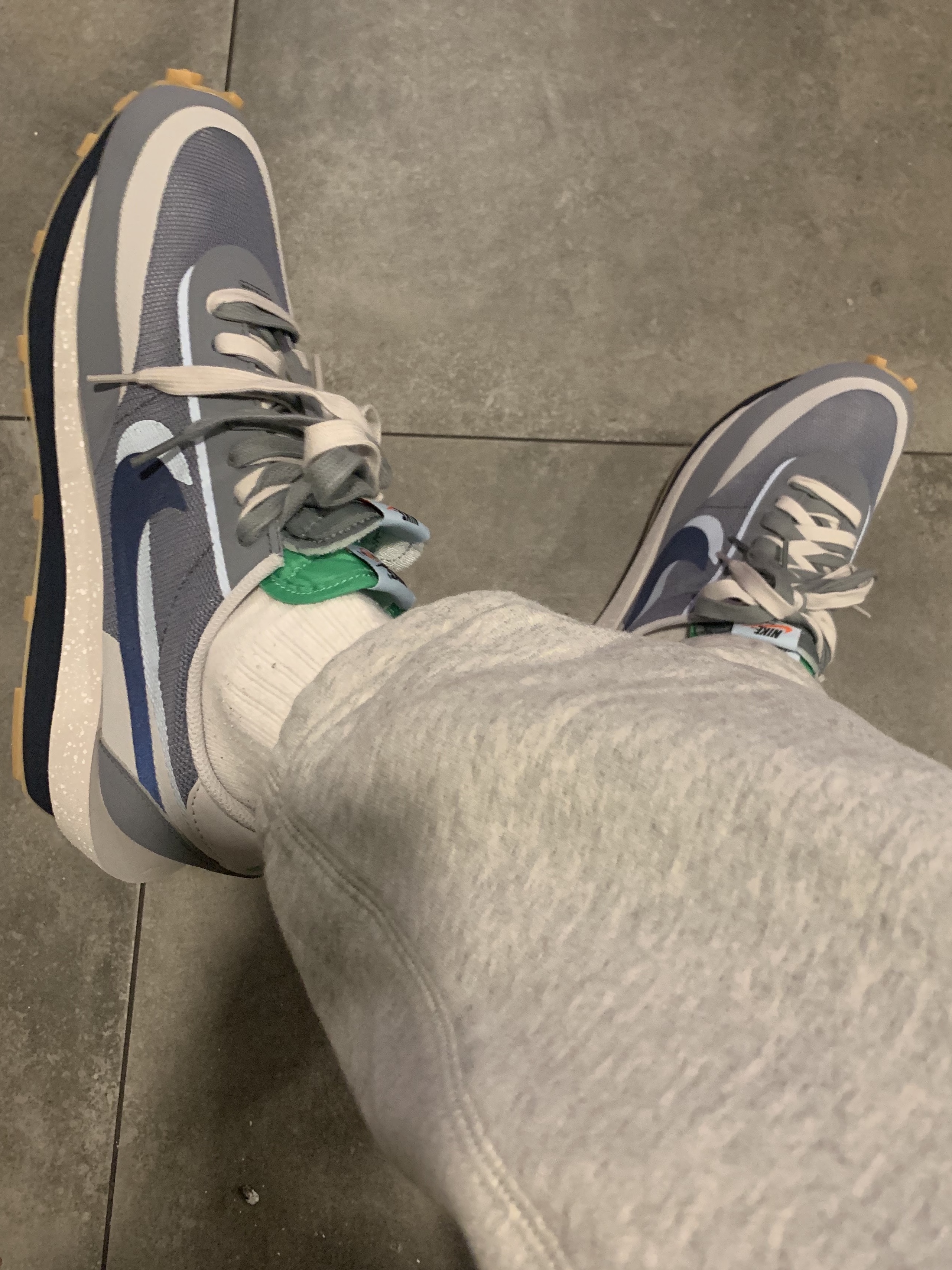 Nike x Sacai x Clot LDWaffle Cool Grey 착용 스타일 - 2